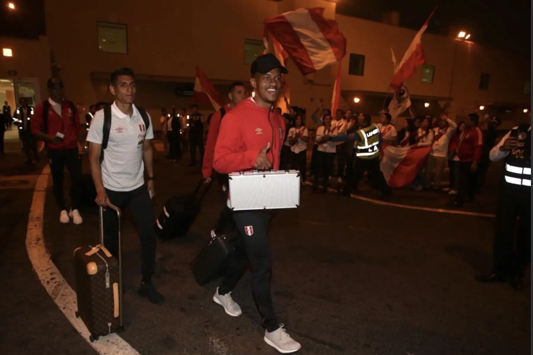 Llegada de la Selección  Peruana al aeropuerto Jorge Chavez, rumbo al Mundial Rusia 2018. Foto: ANDINA/FPF
