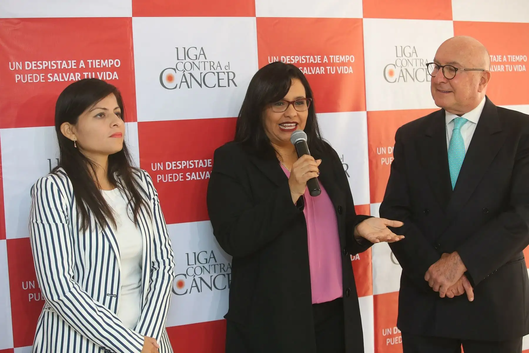 Primera Dama, Maribel Díaz, fue nombrada embajadora de la prevención de la Liga contra el Cáncer.