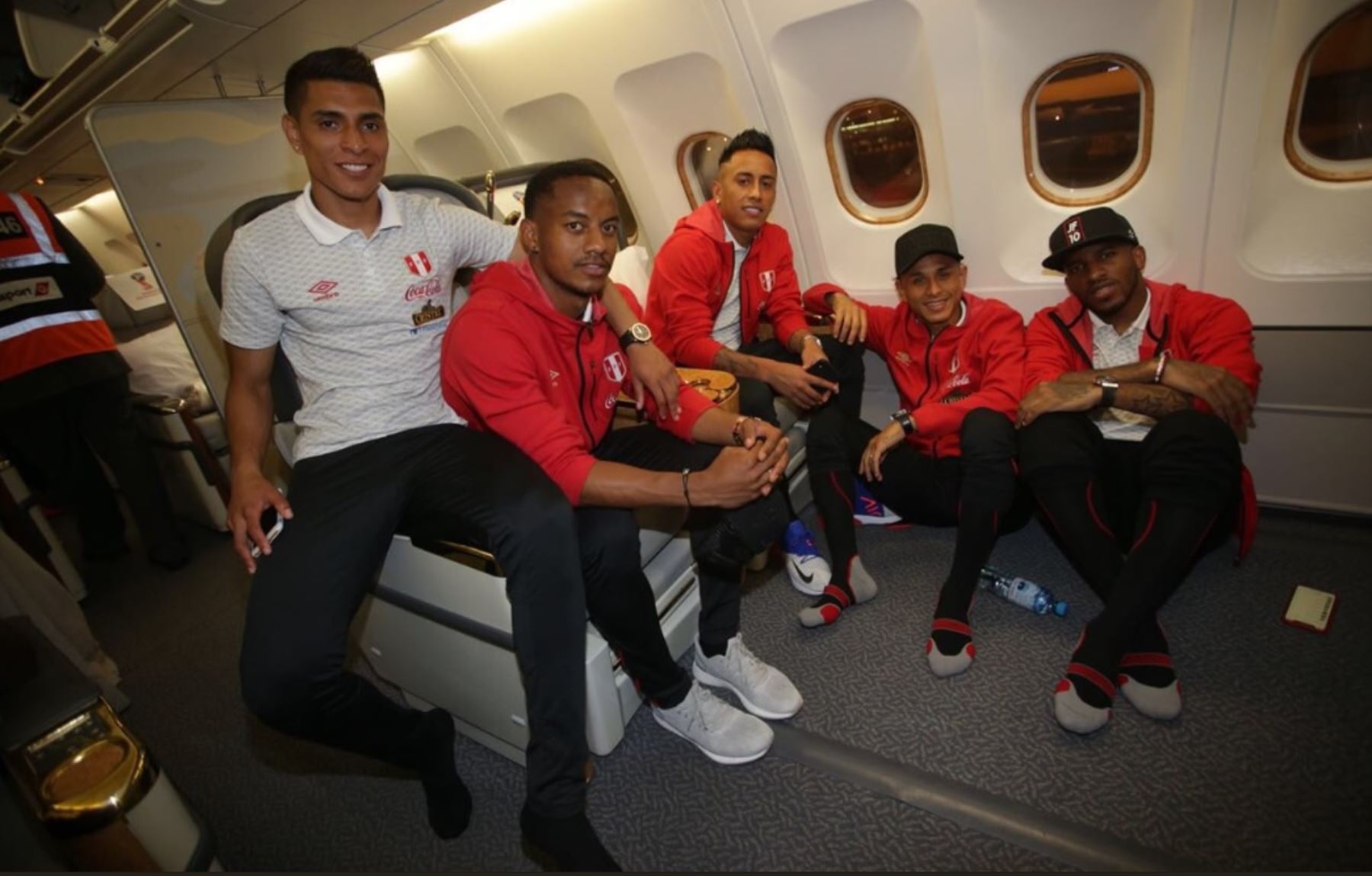 Selección Peruana viajó a Europa para completar su preparación al Mundial