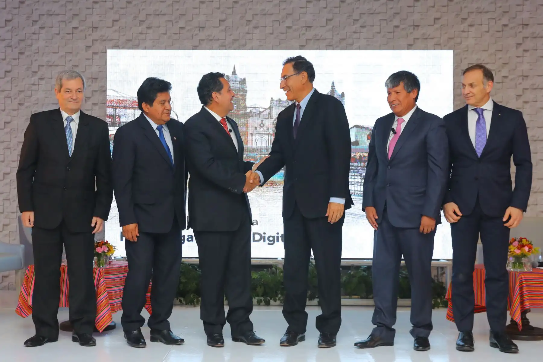 El presidente Martin Vizcarra participó en el lanzamiento de Huamanga Ciudad Digital. Foto: ANDINA/Prensa Presidencia