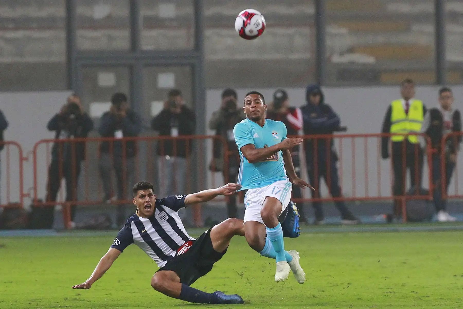 Alianza Lima venció 2 a 1 a Sporting Cristal por el Torneo Apertura 2018. Foto: ANDINA/Eddy Ramos.