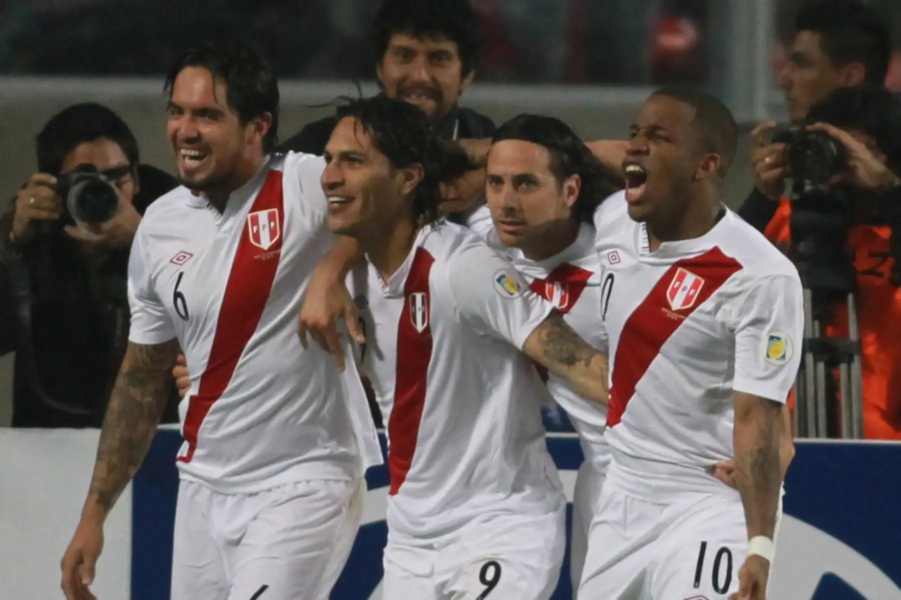 Lima - 7 octubre 2011 / FUTBOL / Con goles de Paolo Guerrero, Perú venció 2-0 a Paraguay por las eliminatorias al mundial Brasil 2014.Foto.ARCHIVO EL PERUANO