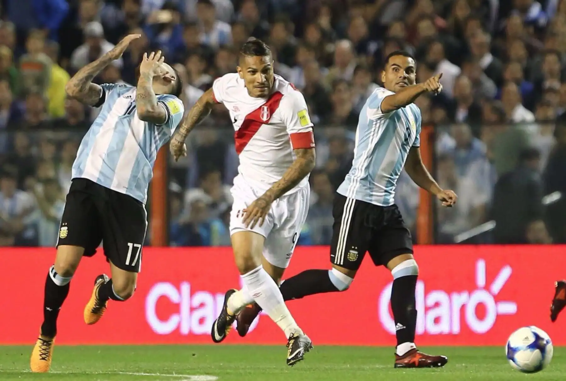 Lima . 23 marzo 2016 / Perú y Argentina  igualaron 2-2 por las eliminatorias al mundial de Rusia 2018. El delantero Paolo Guerrero anotó uno de los goles.Foto:ARCHIVO EL PERUANO