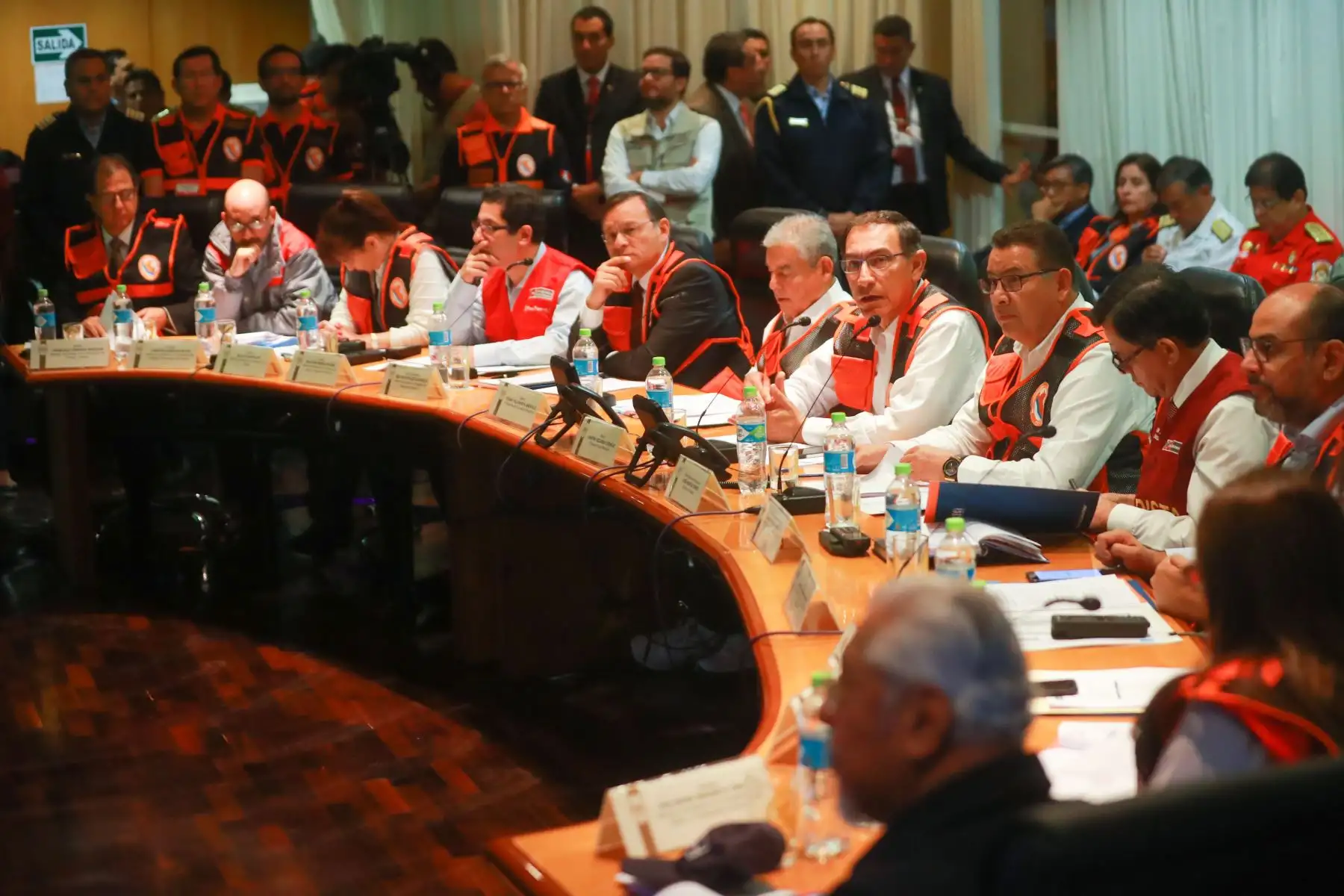 Presidente Martín Vizcarra recibe el balance del simulacro de sismo y tsunami en el COEN. Foto: ANDINA/Prensa Presidencia.
