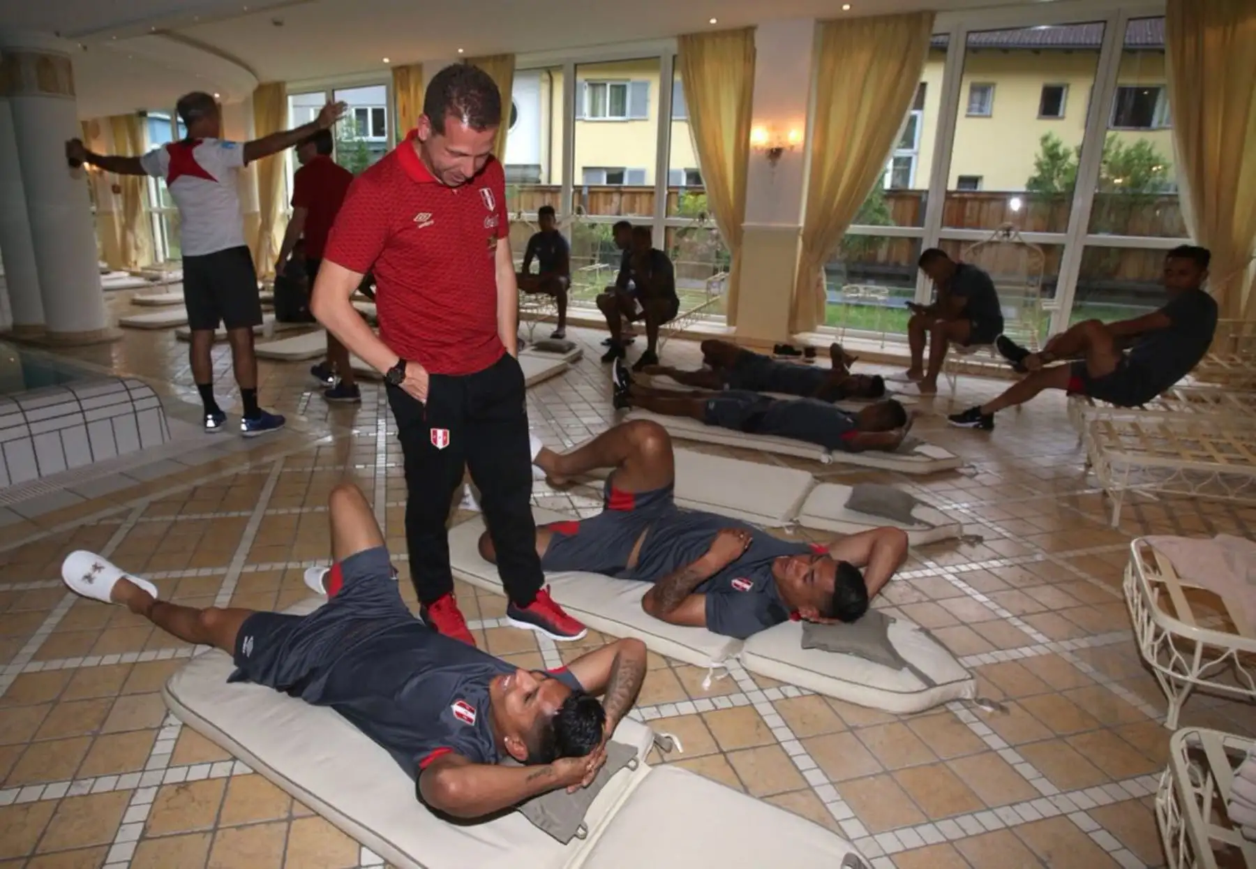 Selección peruana en su primer día de trabajo físico en Austria.Foto: ANDINA/FPF
