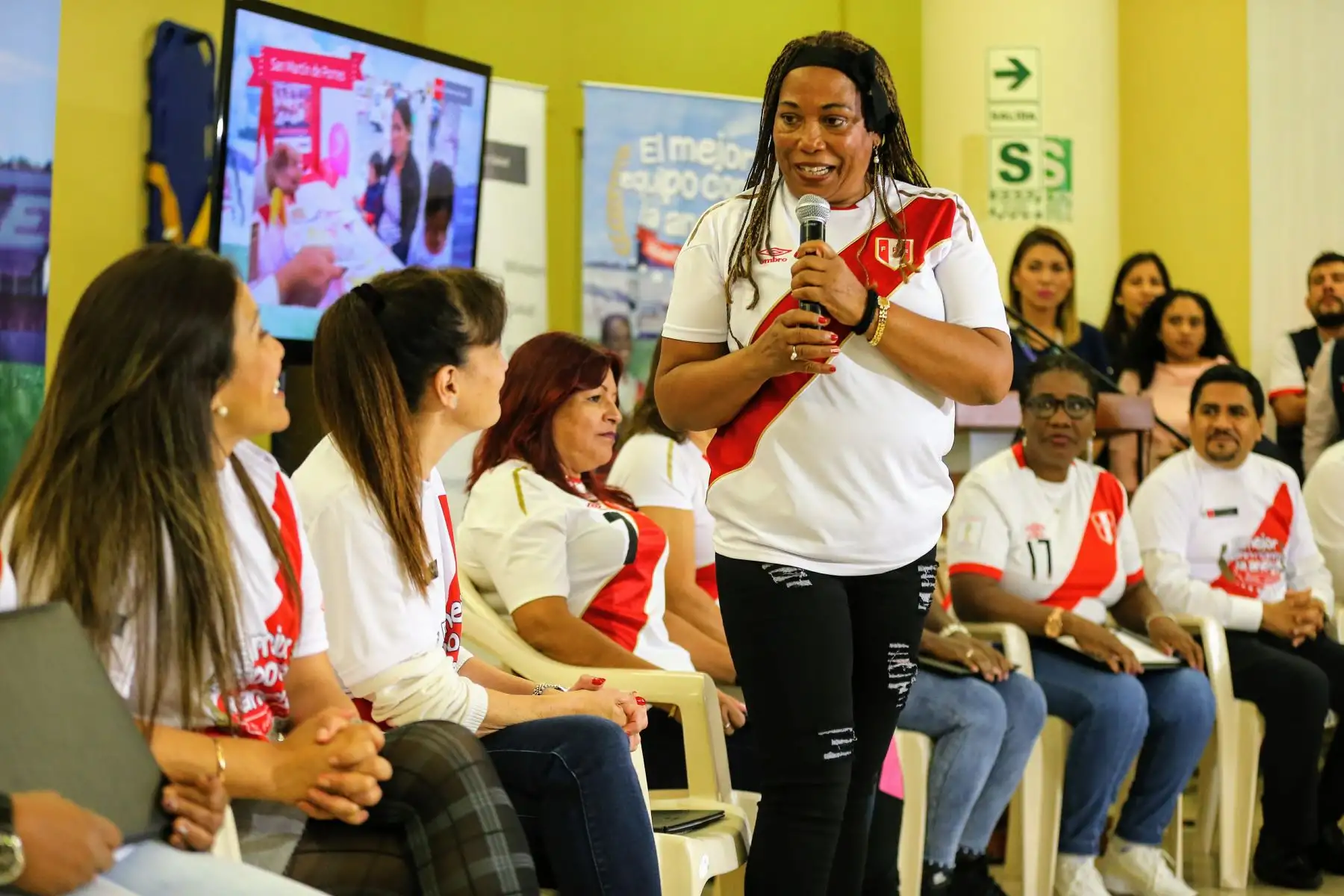 El MINSA otorga reconocimiento a "madres mundialistas" que apoyan la Jornada Nacional contra la Anemia. Foto: ANDINA/Luis Iparraguirre