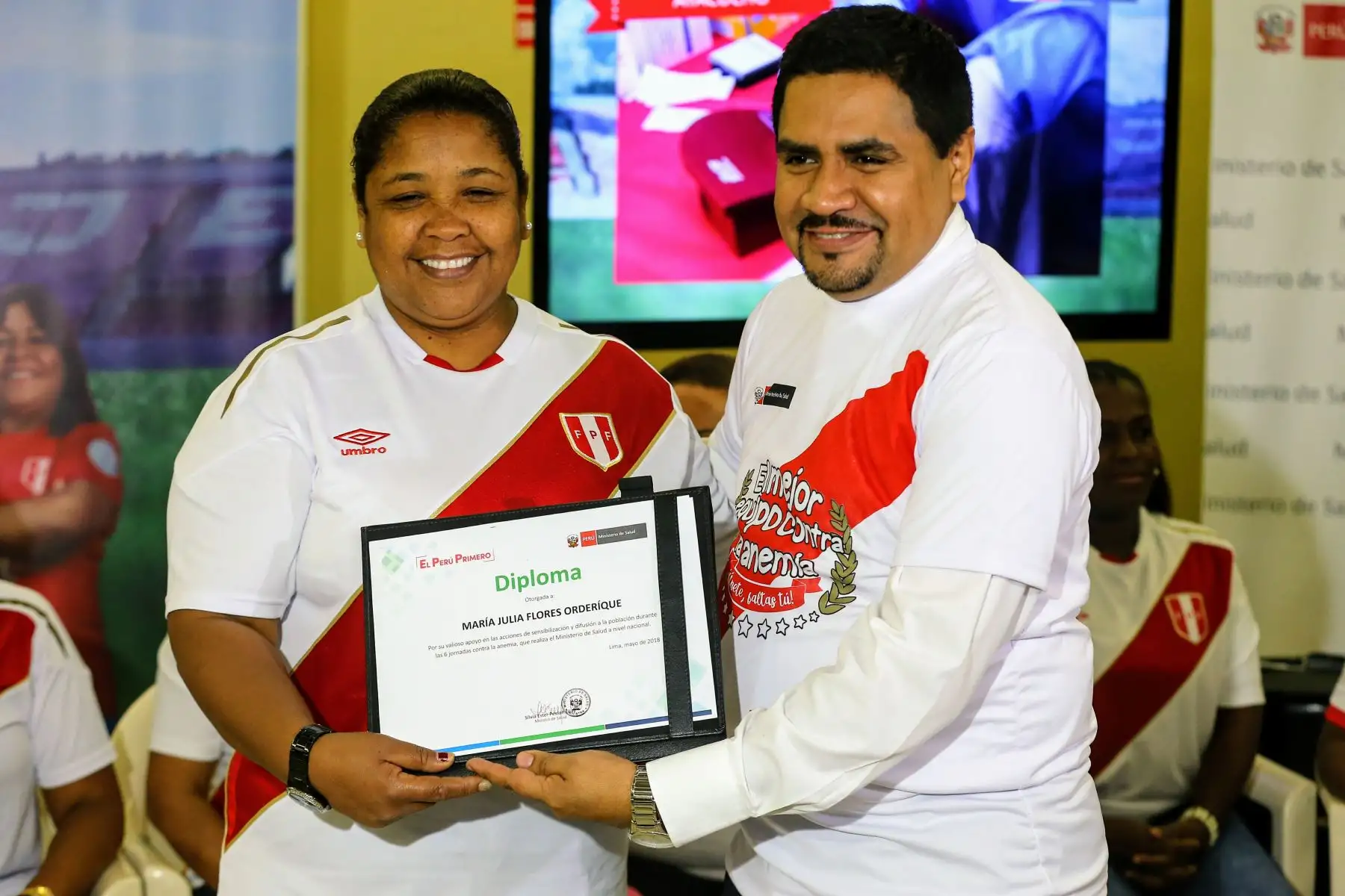 El MINSA otorga reconocimiento a "madres mundialistas" que apoyan la Jornada Nacional contra la Anemia. Foto: ANDINA/Luis Iparraguirre