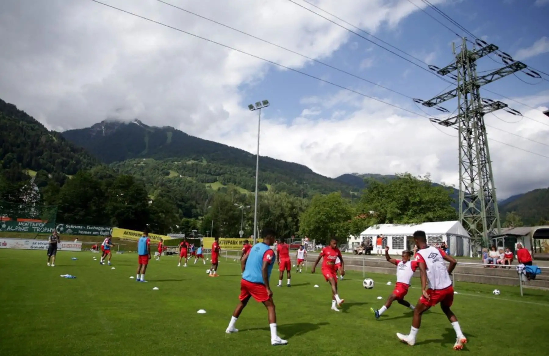 Los jugadores de la selección peruana entrena en Schruns, Austria. ANDINA/FPF