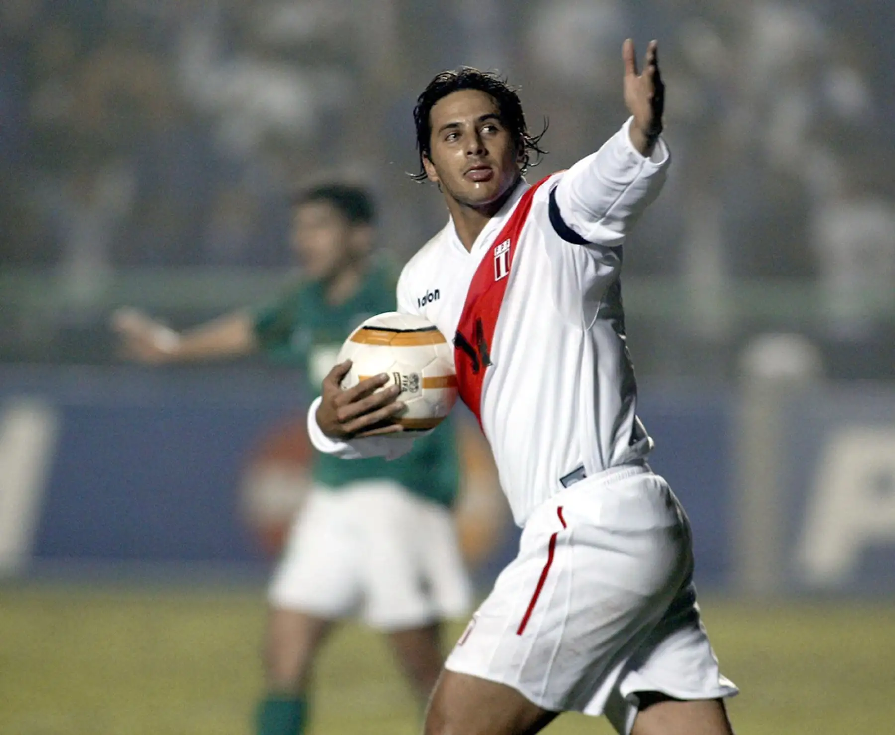 Puesto 5. Claudio Pizarro con 20 goles. Figura indiscutible de la Bundesliga, en la selección solo anotó 6 goles en las cinco eliminatorias que jugó. Los otros tantos los marcó en Copa América y partidos amistosos. Foto: AFP