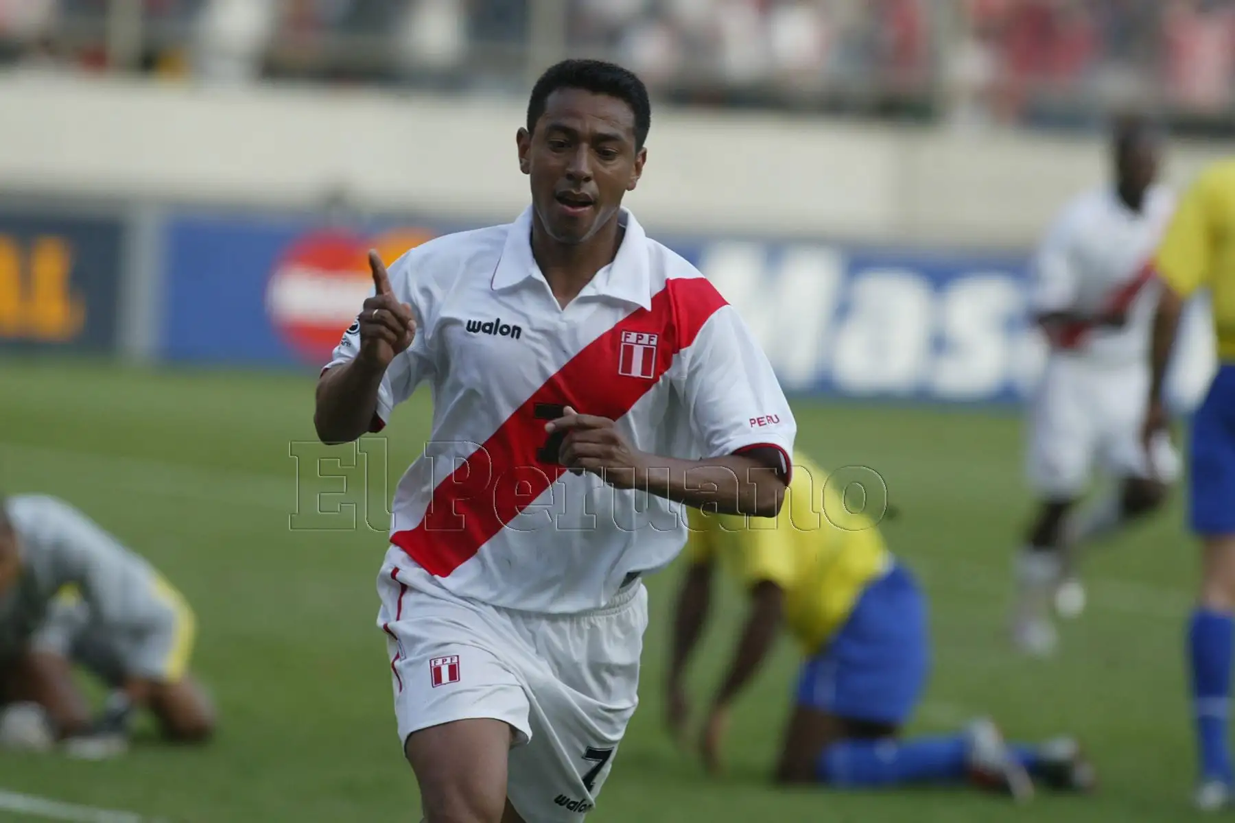 Nolberto Solano sorprende al mundo del fútbol y se convertirá en técnico de  la selección de Pakistán| Galería Fotográfica | Agencia Peruana de Noticias  Andina
