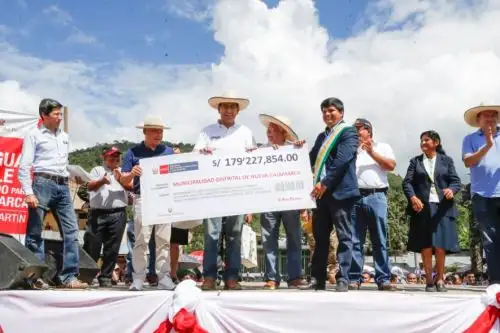 El Ministerio de Vivienda, Construcción y Saneamiento transfirió hoy más de 179 millones de soles para la ejecución de un conjunto integral de obras saneamiento en la región San Martín, que permitirá dotar de agua potable y alcantarillado al 100% de los 47,766 habitantes del distrito de Nueva Cajamarca, en la provincia Rioja.