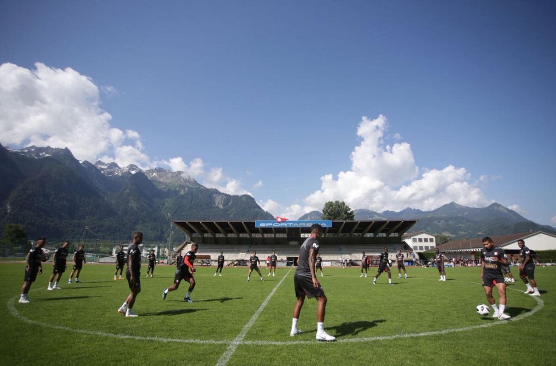 Selección realiza segundo entrenamiento en Austria.