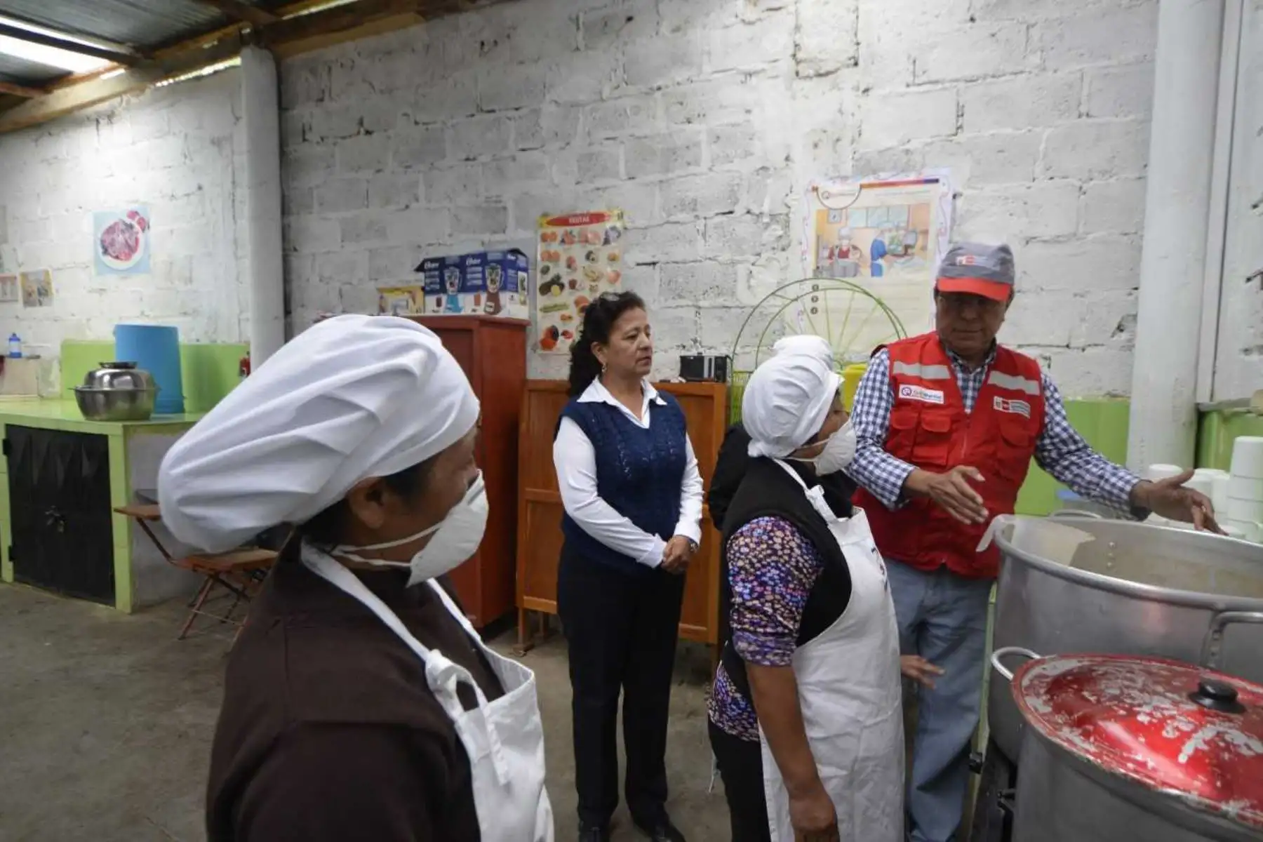 El director ejecutivo del Programa Nacional de Alimentación Escolar Qali Warma, del Ministerio de Desarrollo e Inclusión Social (Midis), Mario Ríos, realizó una visita inopinada a las instituciones educativas de la región Piura, a fin de verificar el desarrollo de la gestión del servicio alimentario escolar.