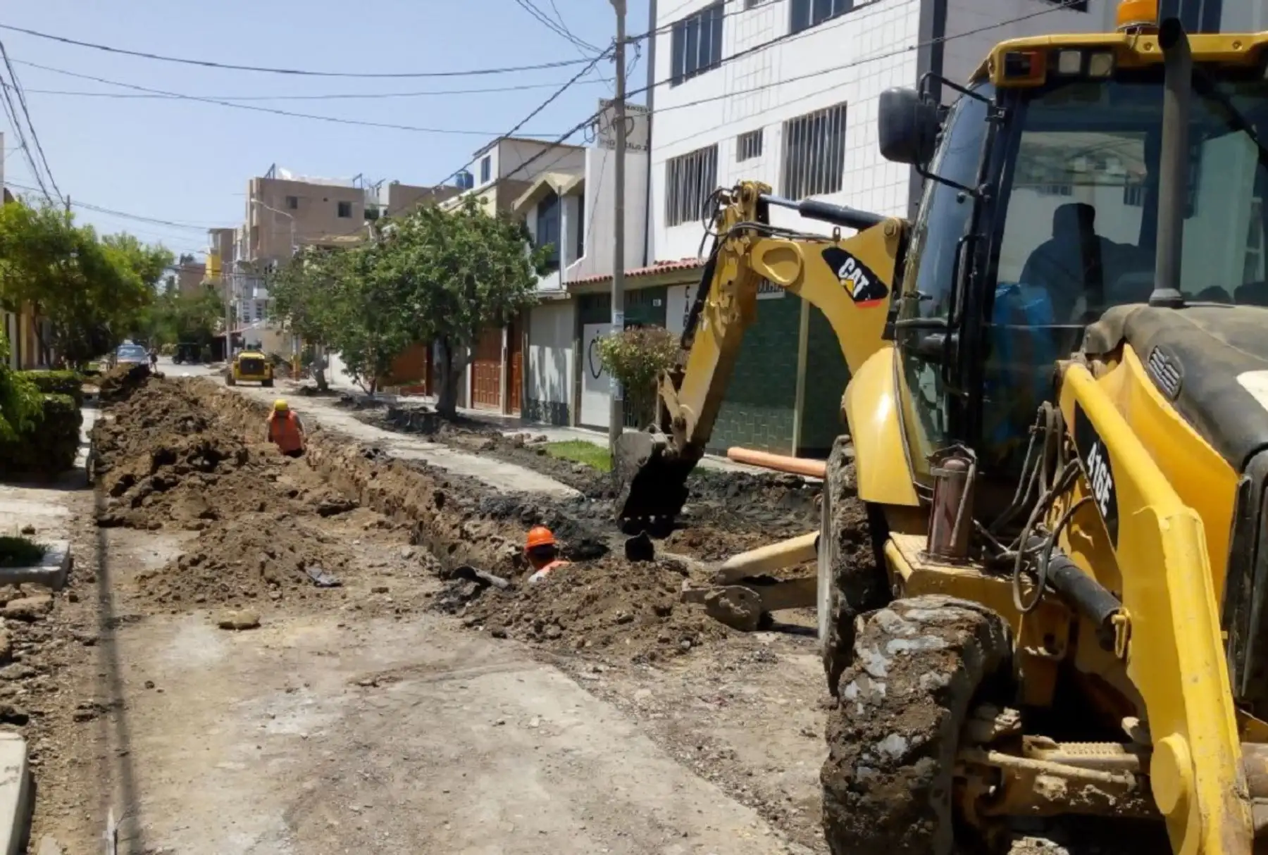 Trabajos en redes de agua y alcantarillado en Chiclayo. Foto: Cortesía.