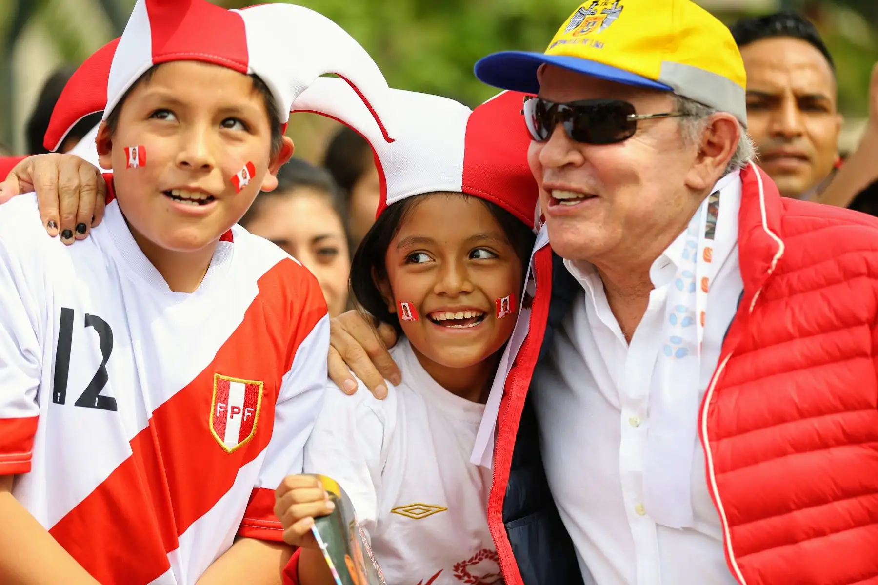 Celebración de hinchas en el Parque de La Muralla durante el partido de Perú contra Arabia Saudita. Foto: ANDINA/Luis Iparraguirre