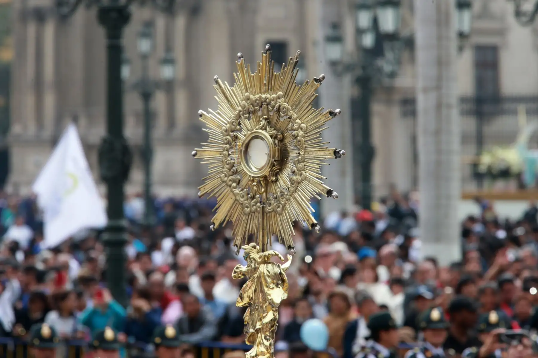Misa en la catedral por  Corpus Christi. Foto: ANDINA/Norman Córdova