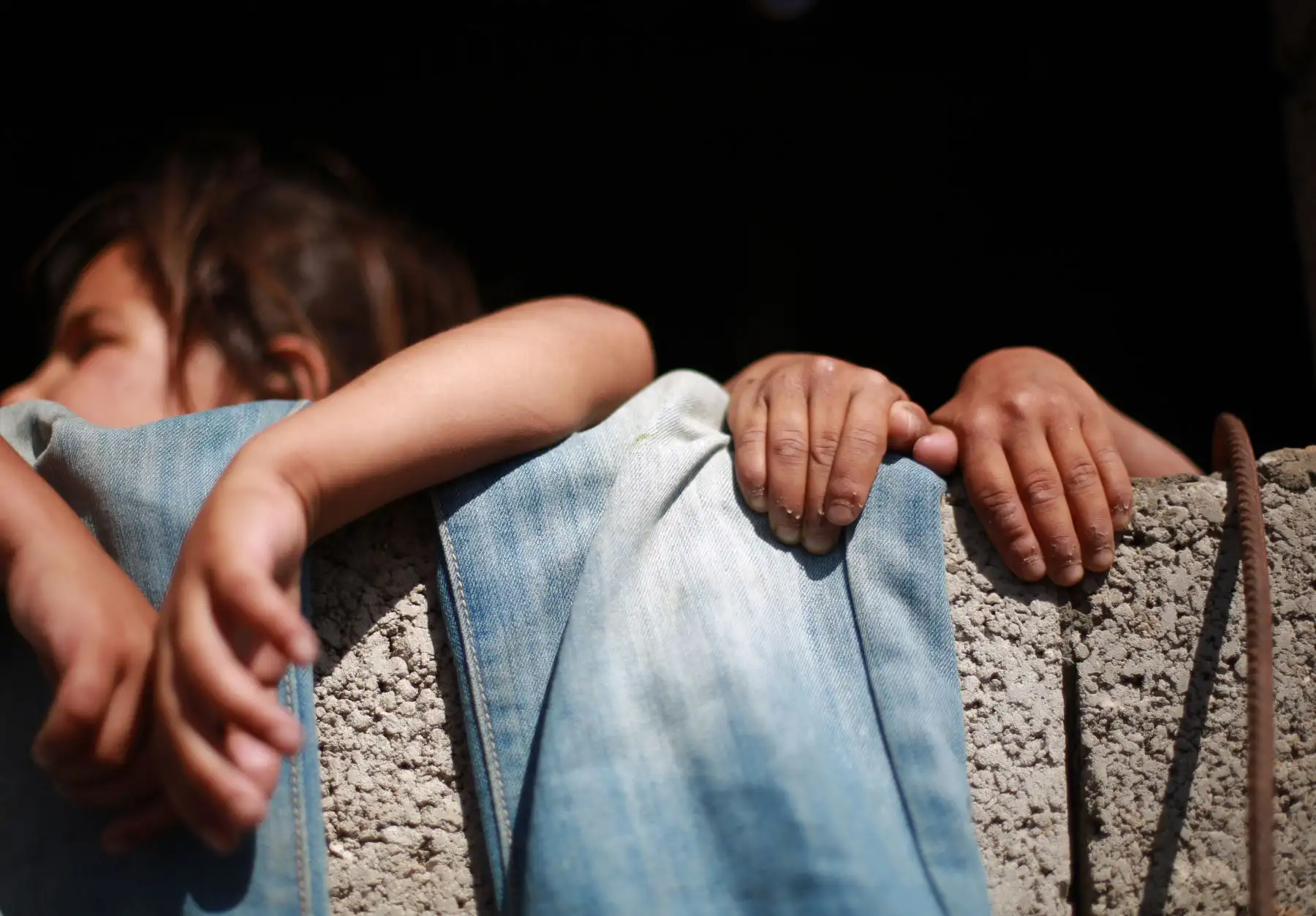 8. Un 75% de las muertes de niños se produce fuera de una zona de conflicto, es decir que estas personas dejan de existir por maltratos infringidos por familiares u otras personas cercanas a ellas.Foto:AFP
