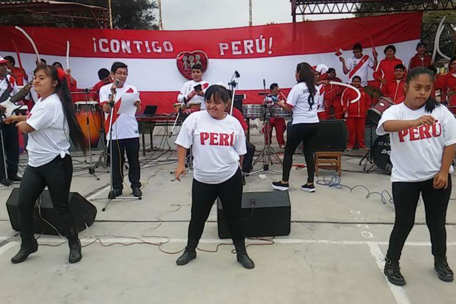 Estudiantes con habilidades diferentes de Chimbote le dedican canción a la selección peruana. ANDINA