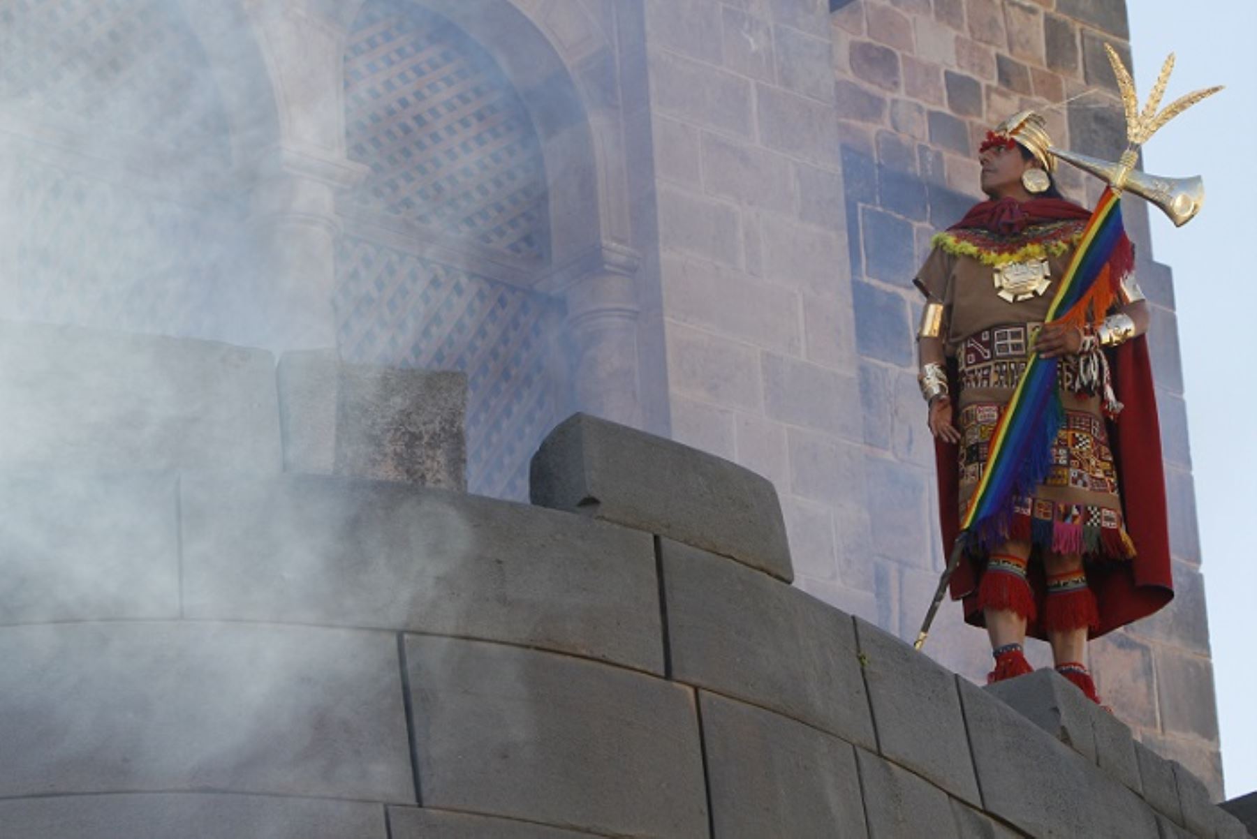 Con ceremonia de Saludo al Sol se inicia la escenificación del Inti Raymi en Cusco. ANDINA/Percy Hurtado