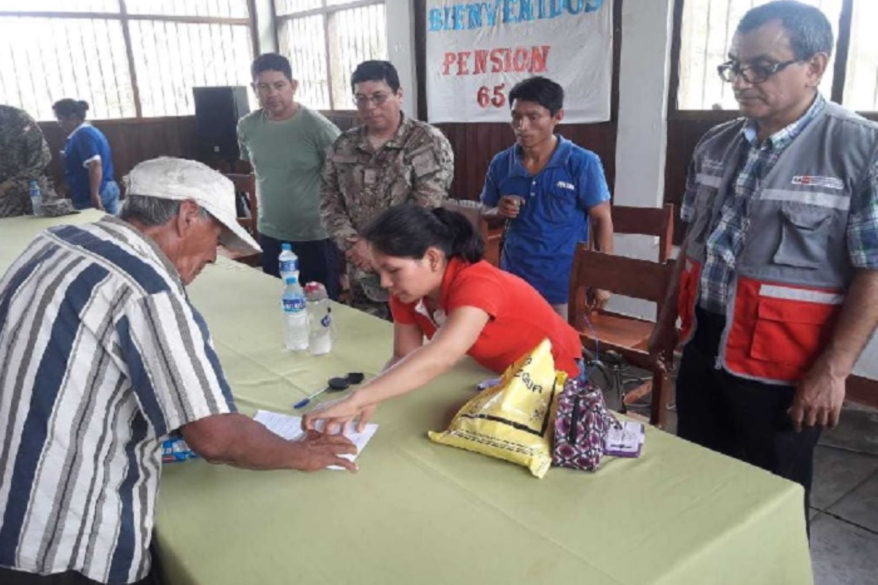 Adultos mayores de varias etnias de Ucayali cobraron Pensión 65
