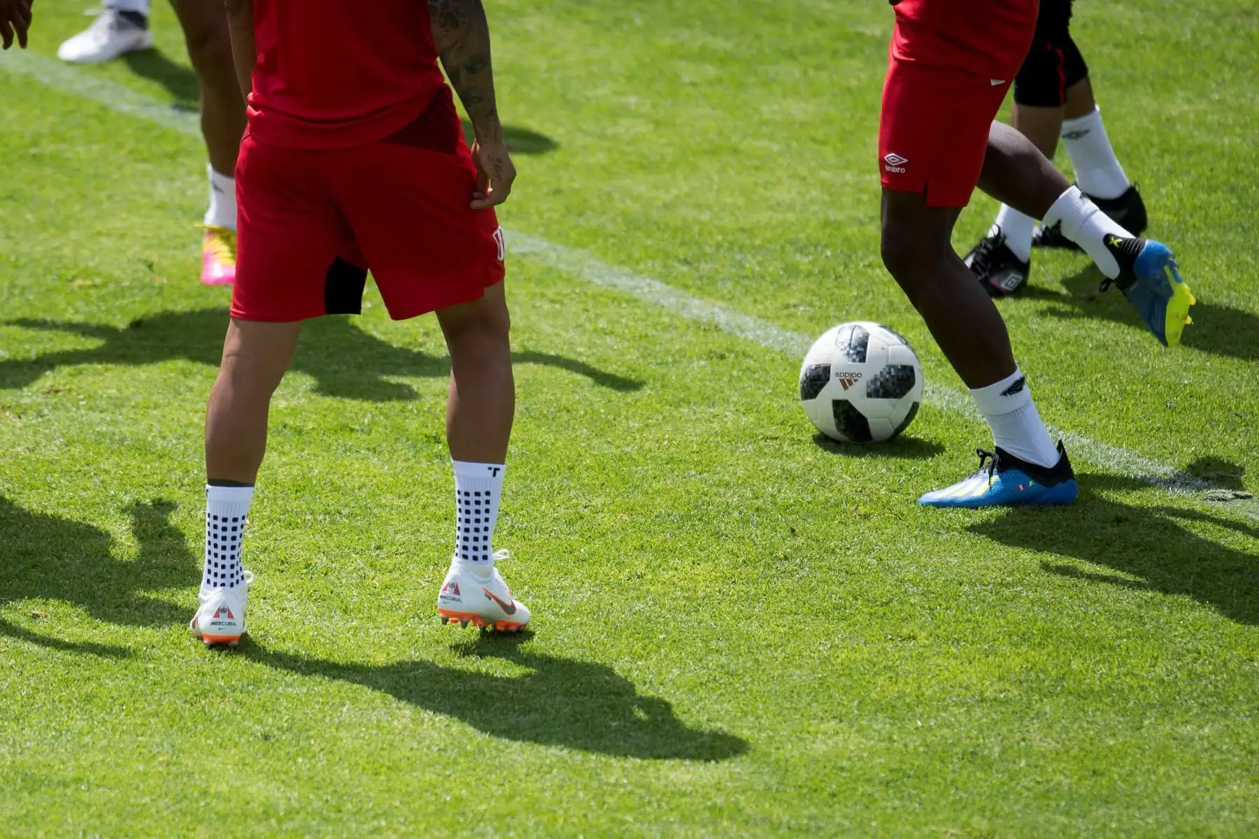 La selección peruana entrena en Schruns (Austria) para preparar su participación en la Copa del Mundo de Rusia 2018. Foto: EFE.