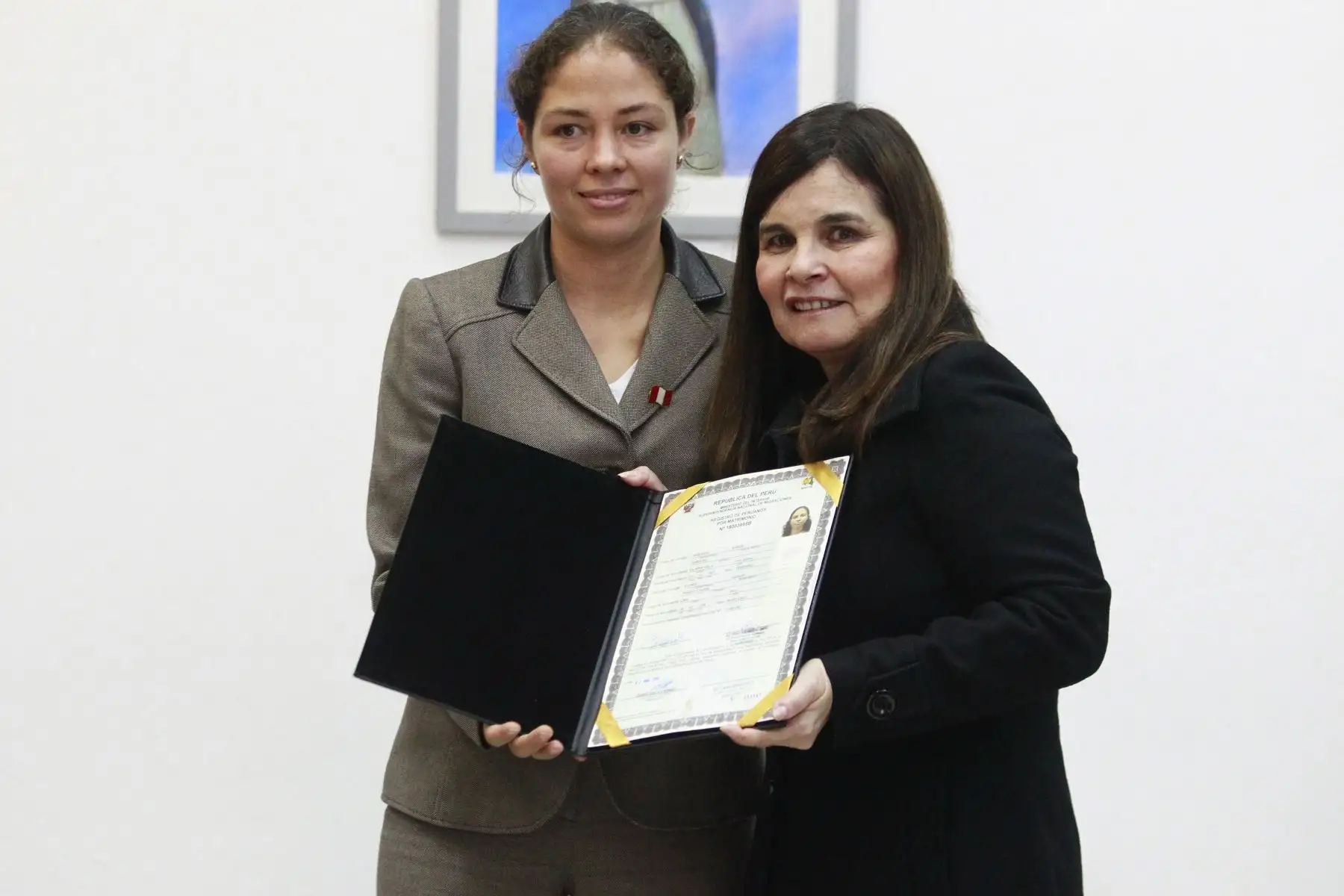 Ciudadana colombiana Carolina Sandoval Ramos jura como nueva ciudadana peruana. Foto:ANDINA/Eddy Ramos.