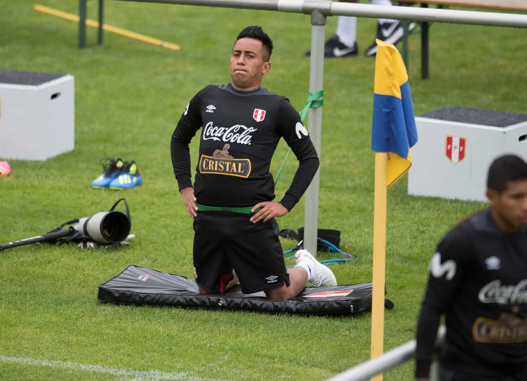 El centrocampista peruano Christian Cueva participa en un entrenamiento de su selecciÛn en Schruns, Austria.Foto:EFE