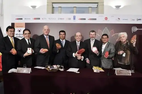 Más de 30,000 visitantes y ventas por 50 millones de dólares proyecta lograr el IX Salón del Cacao y Chocolate 2018, que se realizará del 19 al 22 de julio próximo en el Centro de Convenciones de Lima, y que tendrá a Bélgica como primer país invitado a este evento especializado más importante del Perú. ANDINA/Difusión