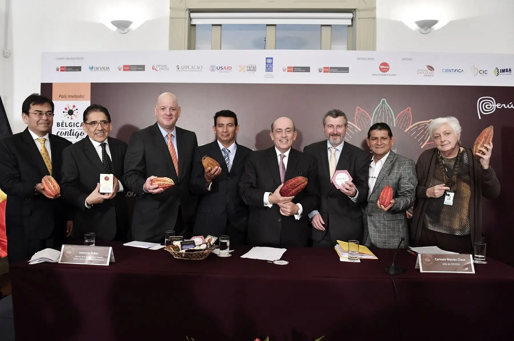 Más de 30,000 visitantes y ventas por 50 millones de dólares proyecta lograr el IX Salón del Cacao y Chocolate 2018, que se realizará del 19 al 22 de julio próximo en el Centro de Convenciones de Lima, y que tendrá a Bélgica como primer país invitado a este evento especializado más importante del Perú. ANDINA/Difusión