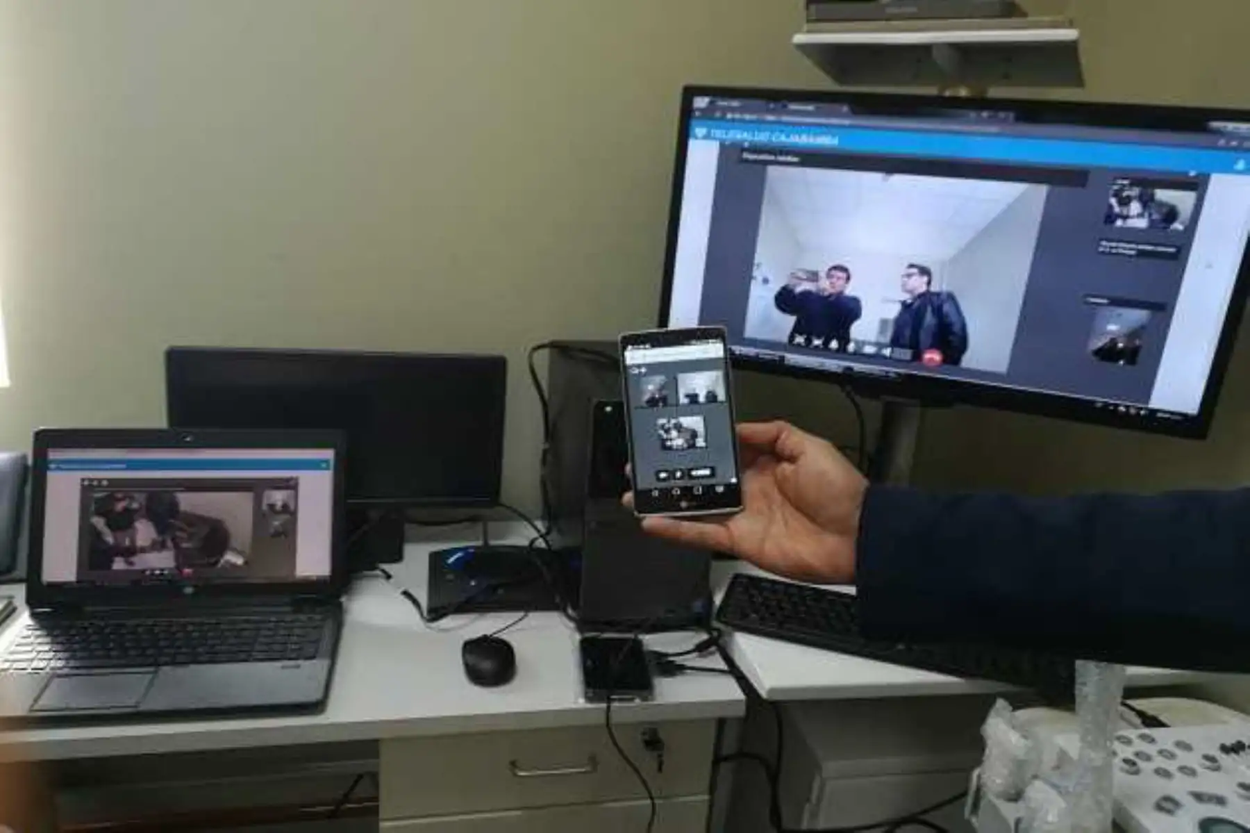 Con una exitosa demostración de los beneficios del servicio de teleconsulta oftalmológica, el nuevo Hospital “Nuestra Señora del Rosario” de Cajabamba, en la región Cajamarca, se integró a la Red Nacional de Telesalud del Ministerio de Salud (Minsa) para brindar servicios especializados de calidad a una población de más 74,000 personas.