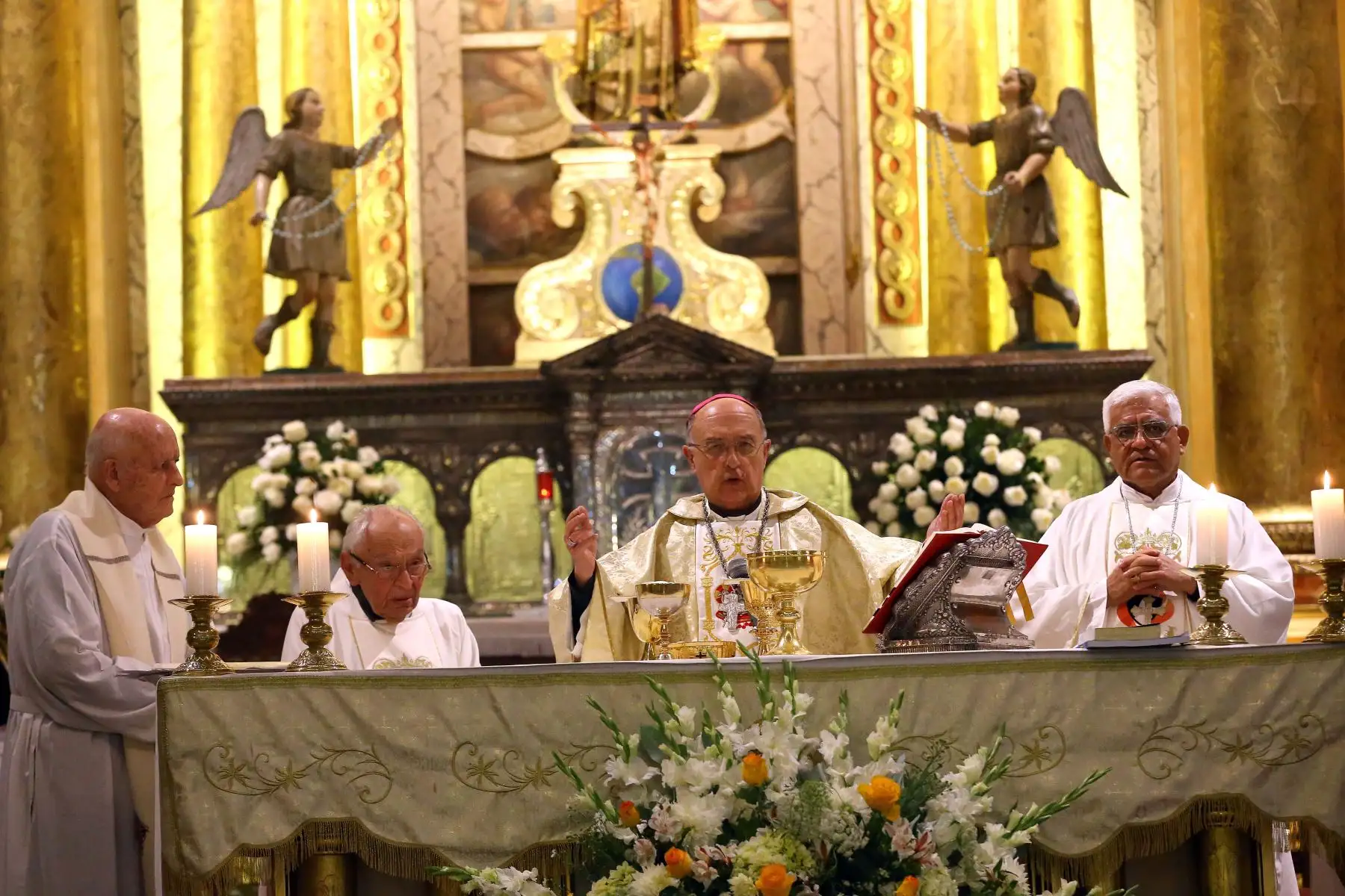 Misa en la iglesia Santo Domingo, para celebrar el cumpleaños del padre Gutiérrez. Foto: ANDINA/Luis Iparraguirre