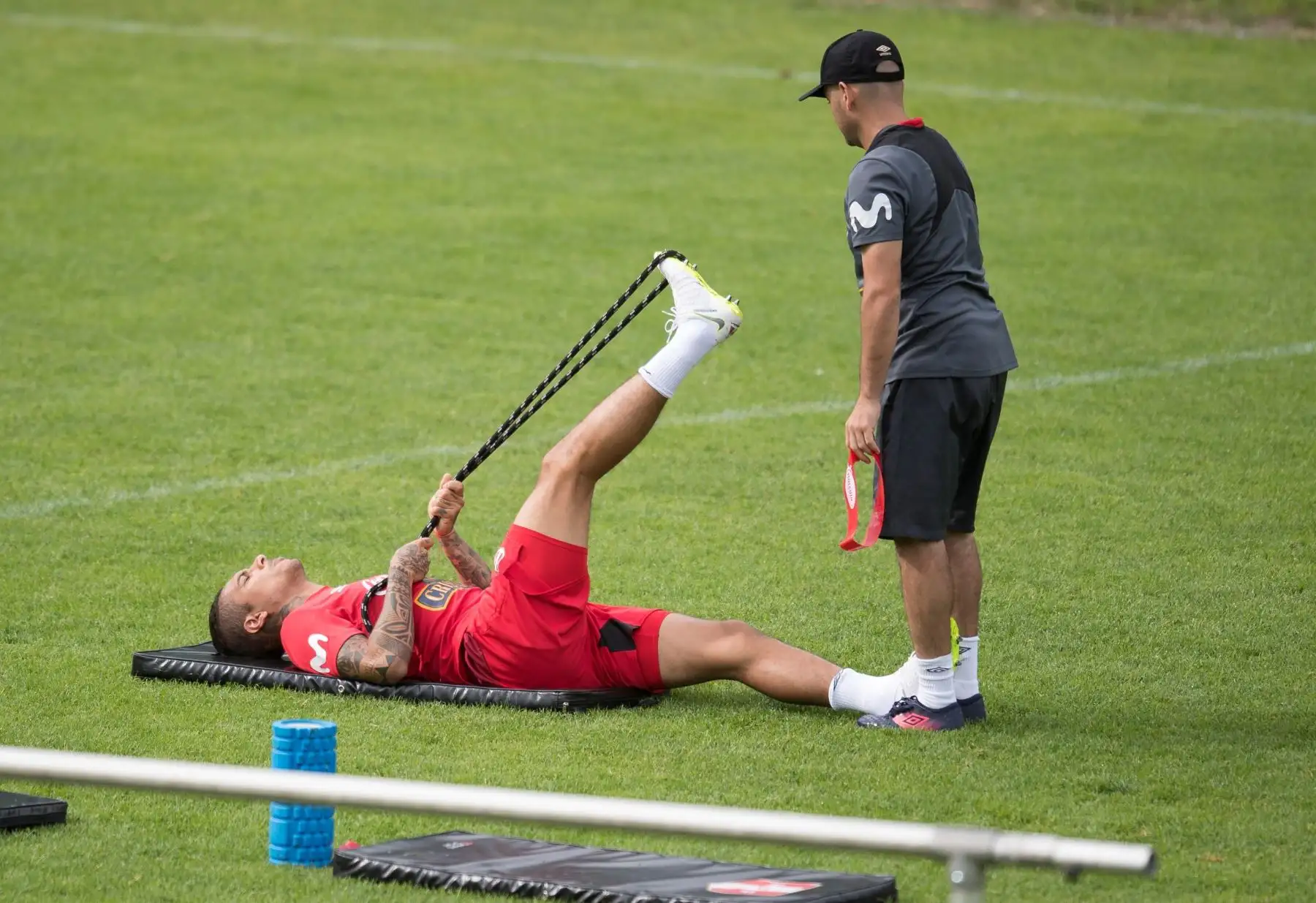 El delantero peruano Paolo Guerrero participa en un entrenamiento de su selección en Schruns, Austria.Foto: EFE