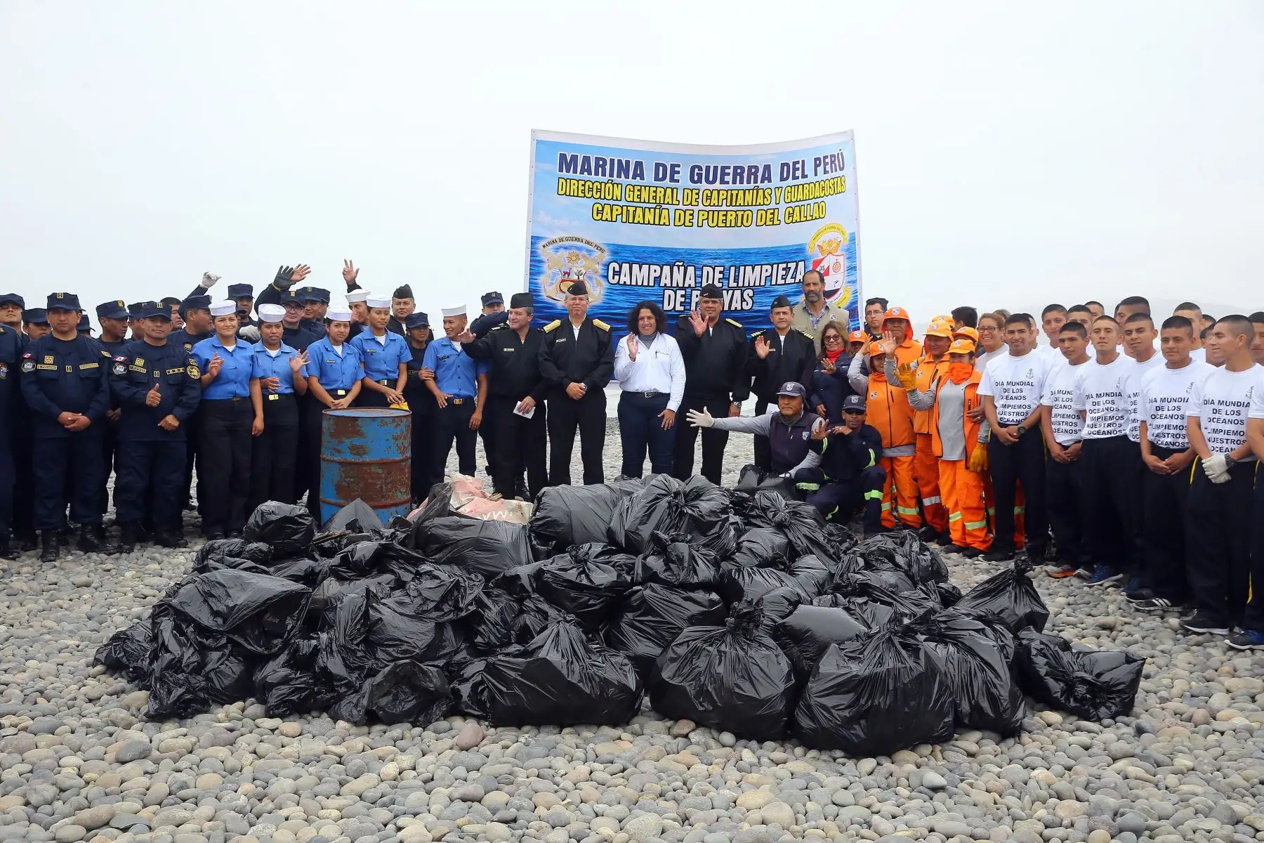 Con motivo del Día Mundial de los Océanos, la ministra del Ambiente, Fabiola Muñoz, participó de la jornada de limpieza de fondo marino en la Playa Malecón Pardo, en el distrito de la Punta, Callao,Foto: ANDINA/Luis Iparraguirre