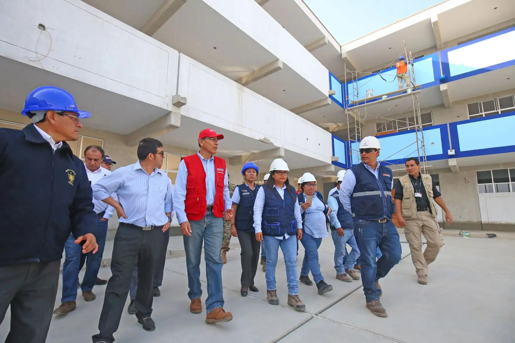 Presidente  Martin Vizcarra inspeccionó las obras de mejoramiento de la Institución Educativa Julio Gutiérrez en Huanchaco. Foto:ANDINA/Prensa Presidencia