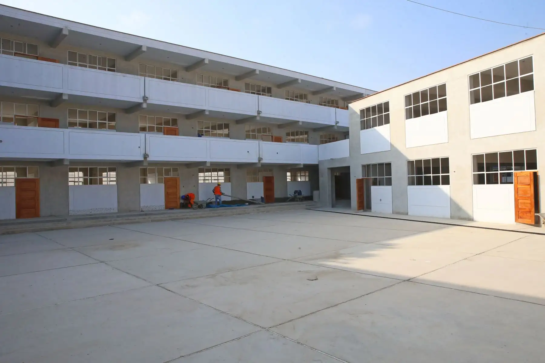 Presidente  Martin Vizcarra inspeccionó las obras de mejoramiento de la Institución Educativa Julio Gutiérrez en Huanchaco. Foto:ANDINA/Prensa Presidencia