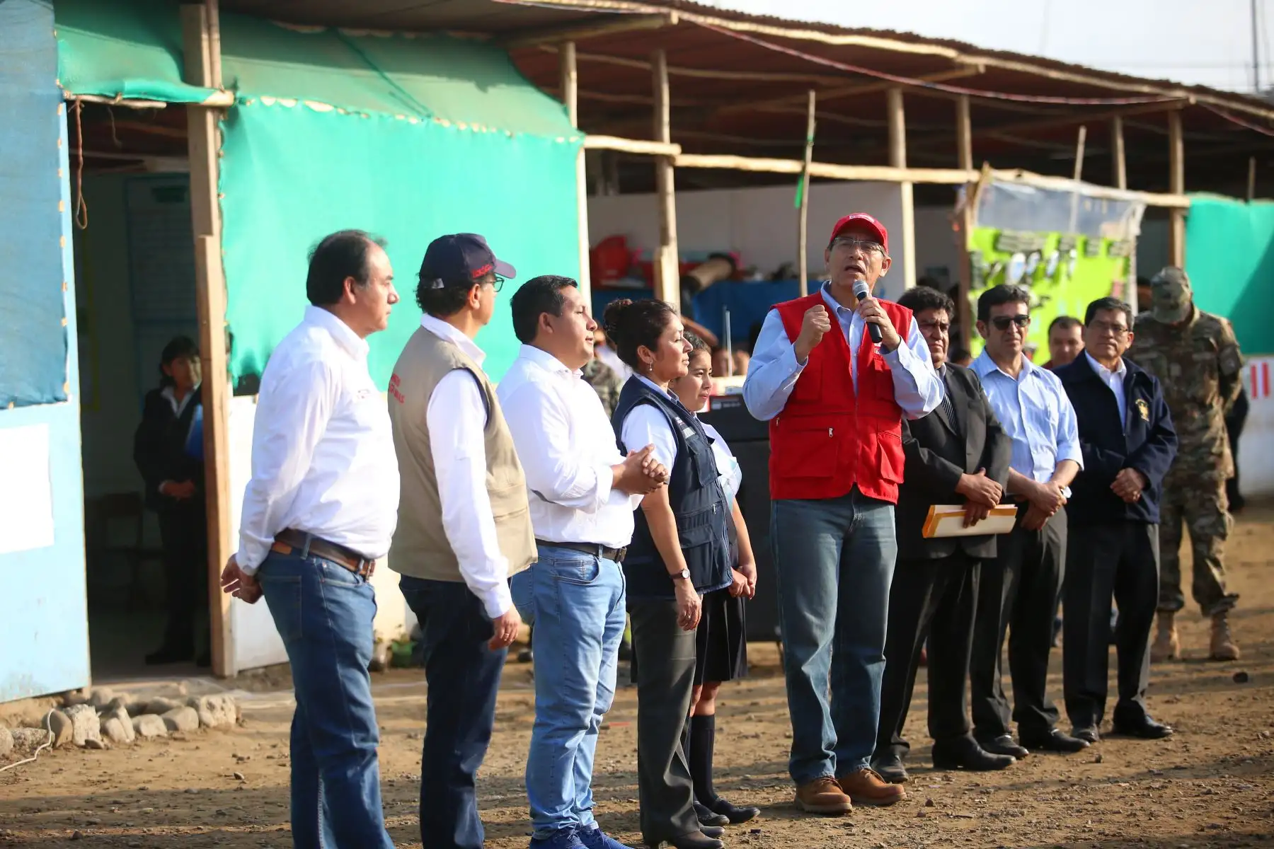 Presidente  Martin Vizcarra inspeccionó las obras de mejoramiento de la Institución Educativa Julio Gutiérrez en Huanchaco. Foto:ANDINA/Prensa Presidencia