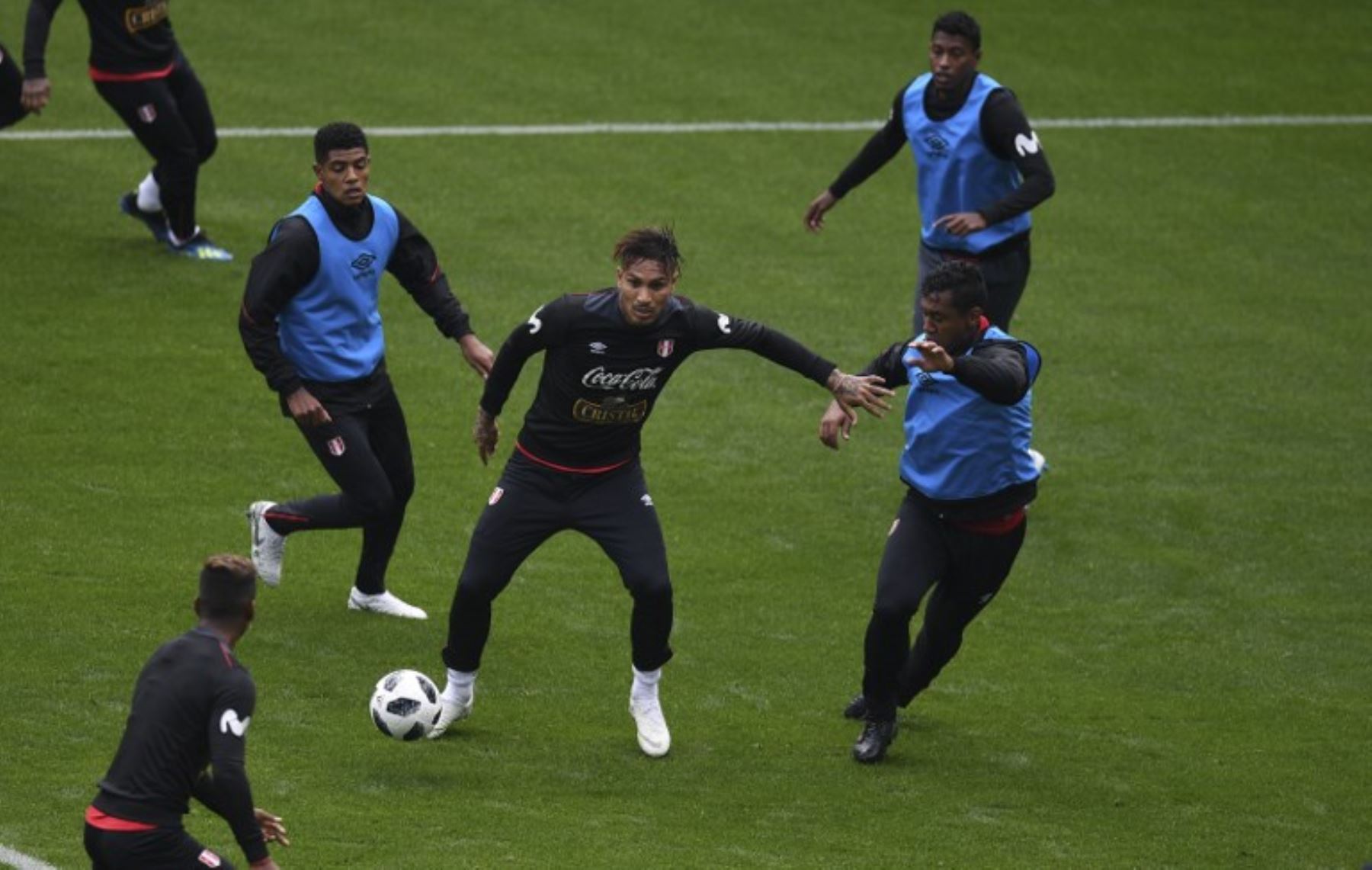 Selección peruana trabajo de manera intensa en su primer día en Moscú
