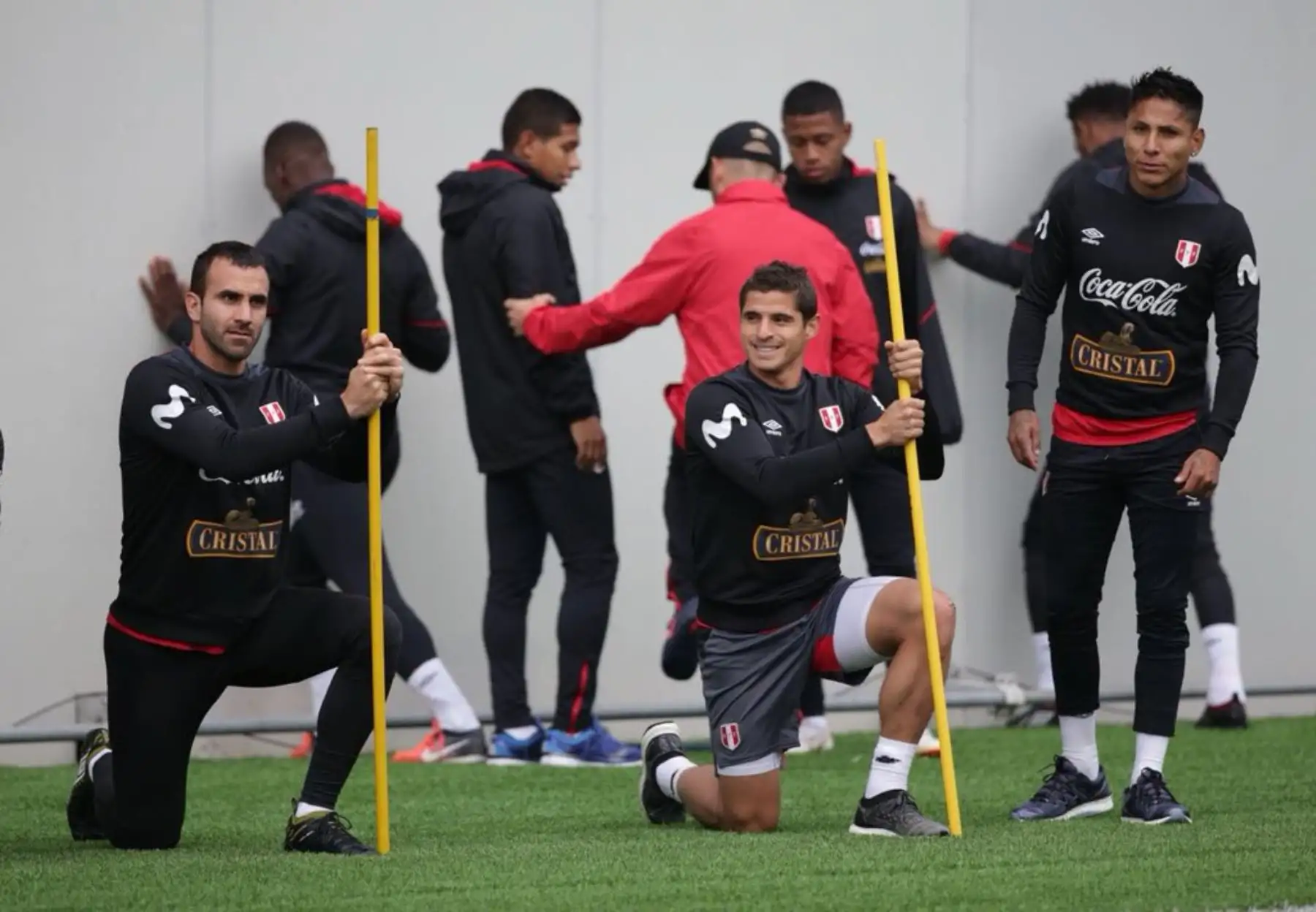 Jugadores del equipo nacional de Perú durante una sesión de entrenamiento del equipo nacional de Perú en Khimki, en las afueras de Moscú, Rusia. Foto: ANDINA/FPF