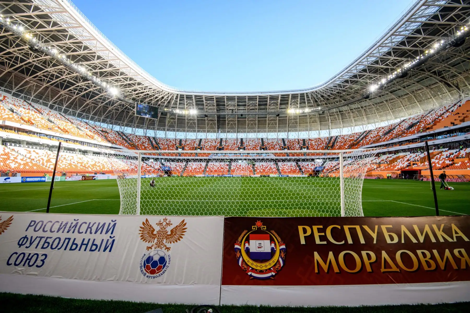 Una vista general de las gradas y el campo de juego de Mordovia Arena en Saransk el 4 de mayo de 2018. El estadio de 44,000 asientos albergará cuatro partidos de la Copa Mundial. Foto: AFP