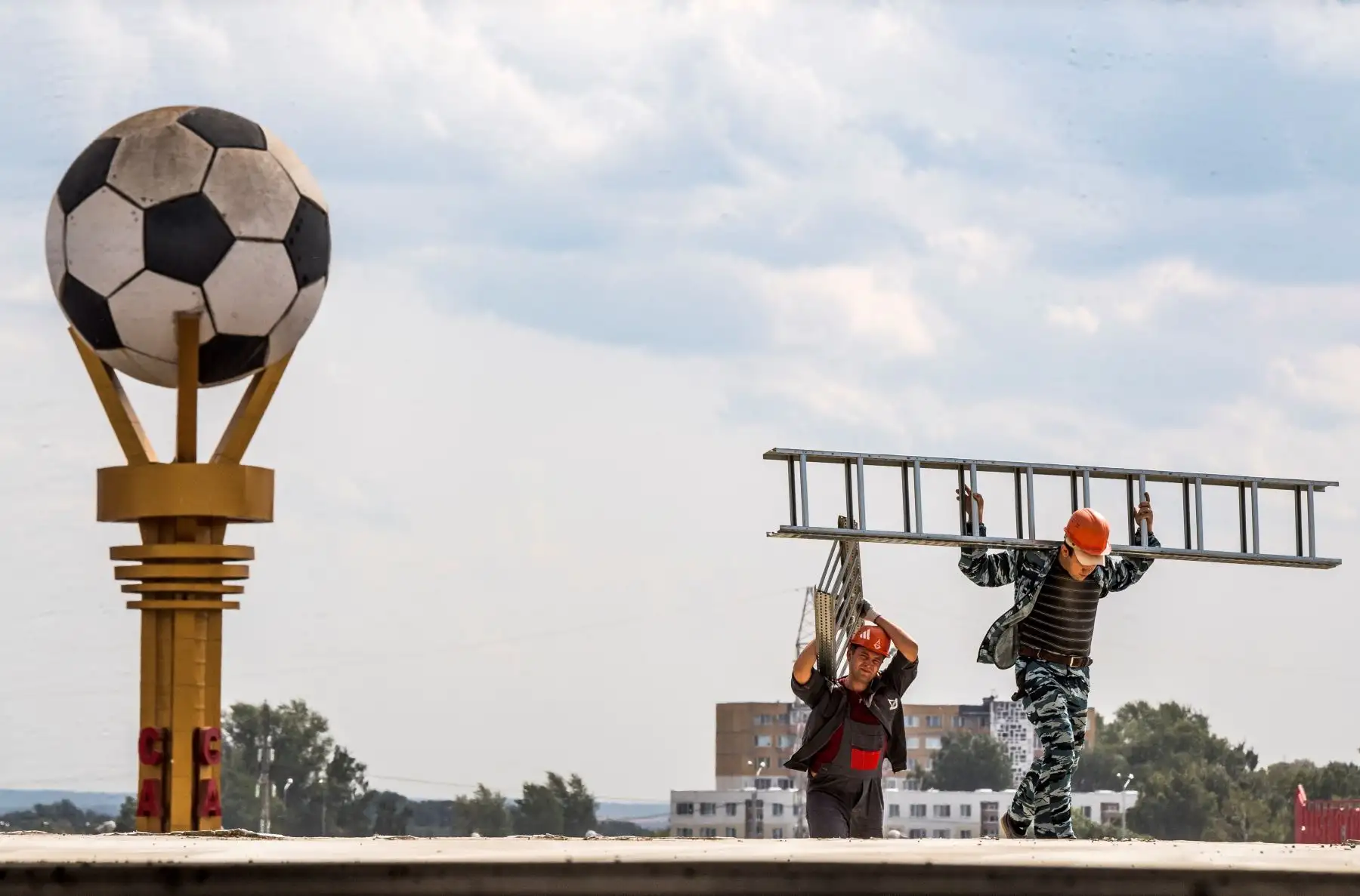 Una vista general de las gradas y el campo de juego de Mordovia Arena en Saransk el 4 de mayo de 2018. El estadio de 44,000 asientos albergará cuatro partidos de la Copa Mundial. Foto: AFP