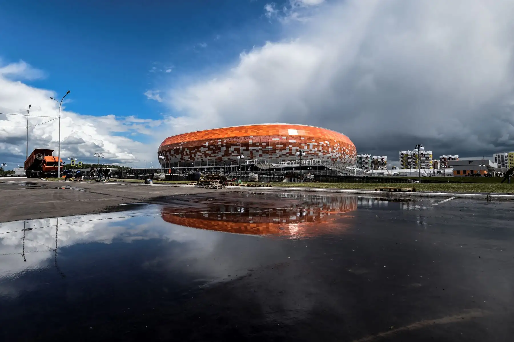 Una vista general de las gradas y el campo de juego de Mordovia Arena en Saransk el 4 de mayo de 2018. El estadio de 44,000 asientos albergará cuatro partidos de la Copa Mundial. Foto: AFP