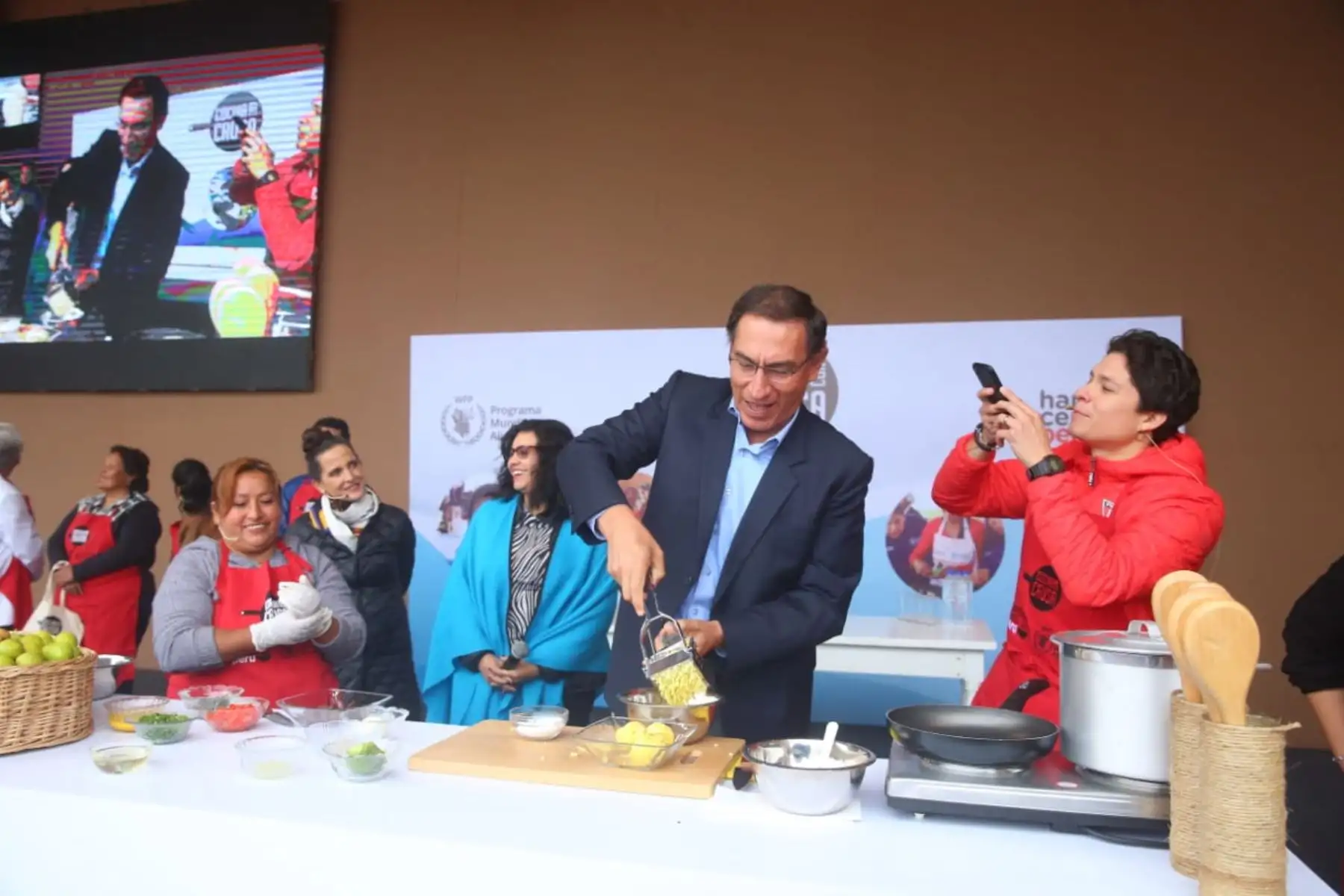 Presidente Martin Vizcarra lidera lanzamiento de segunda temporada de Cocina Con Causa, iniciativa multisectorial que promueve uso de alimentos nutritivos en la mesa peruana. ¡Unidos en la lucha contra la anemia y la desnutrición infantil!. Foto: ANDINA/Prensa Presidencia