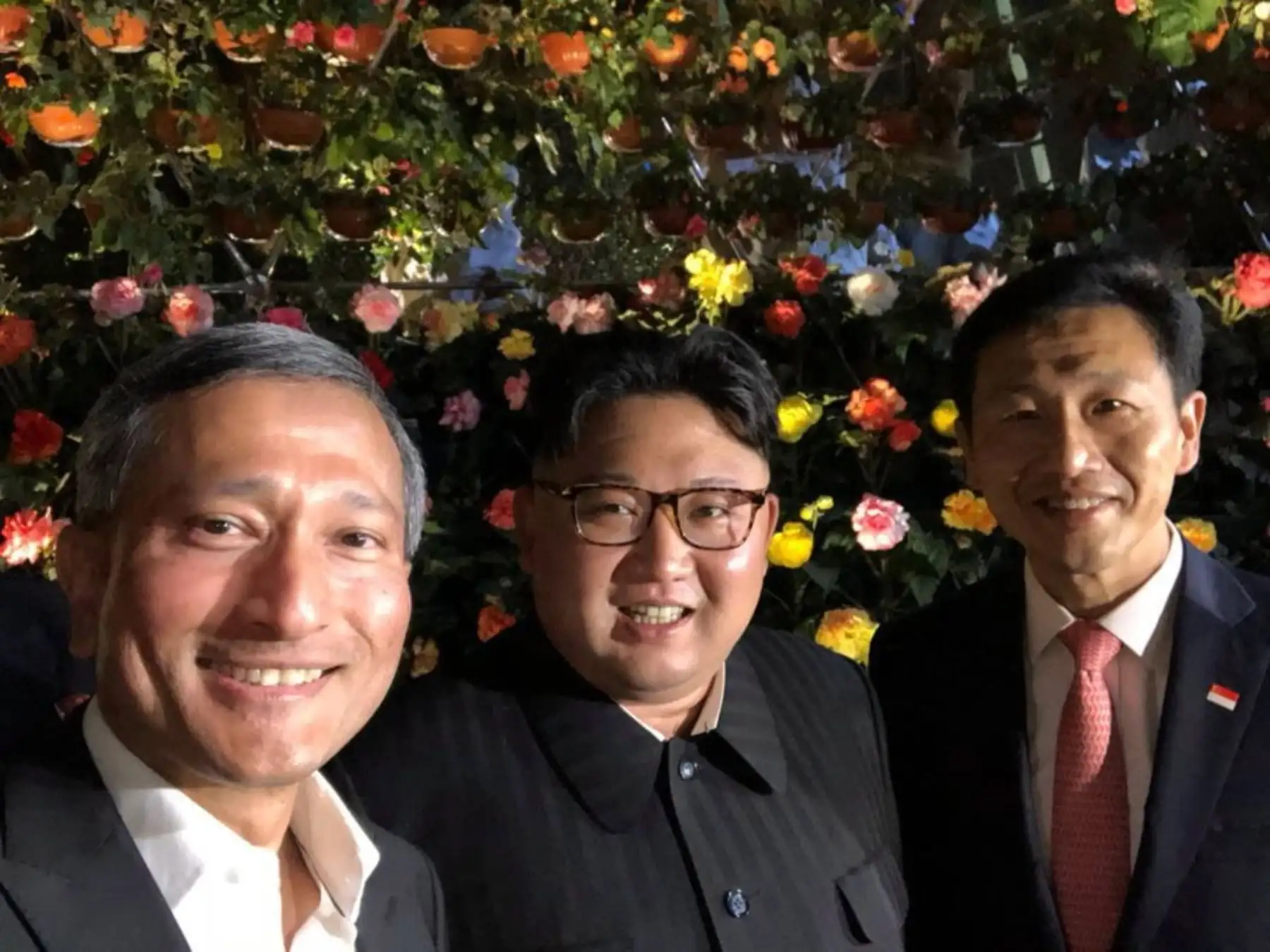 Kim Jong-un y los ministros de Exteriores y Educación de Singapur Foto: EFE
