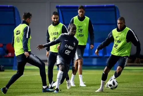 La selección francesa entrena pensando en Australia y Perú