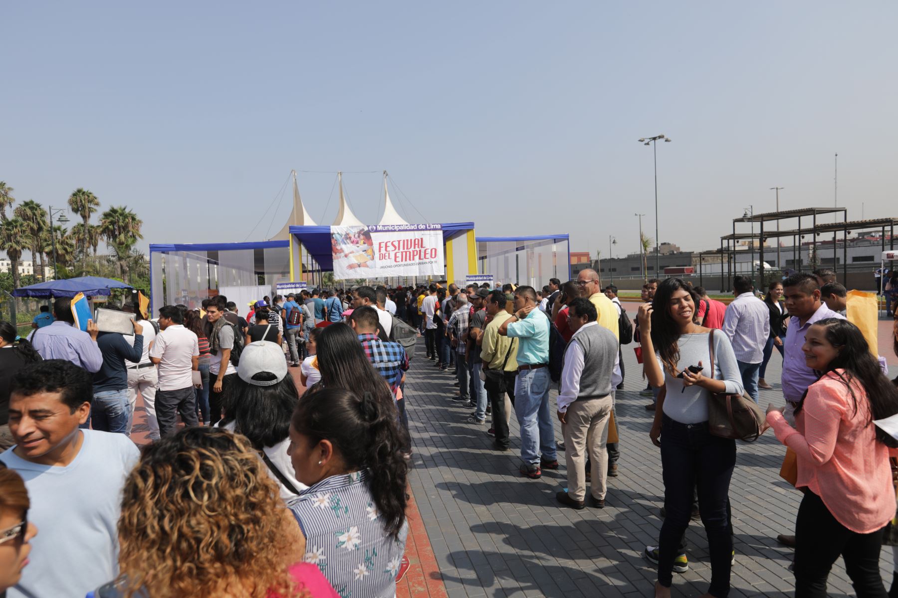 Feria Laboral en Parque de la Muralla. Foto: Andina/difusión