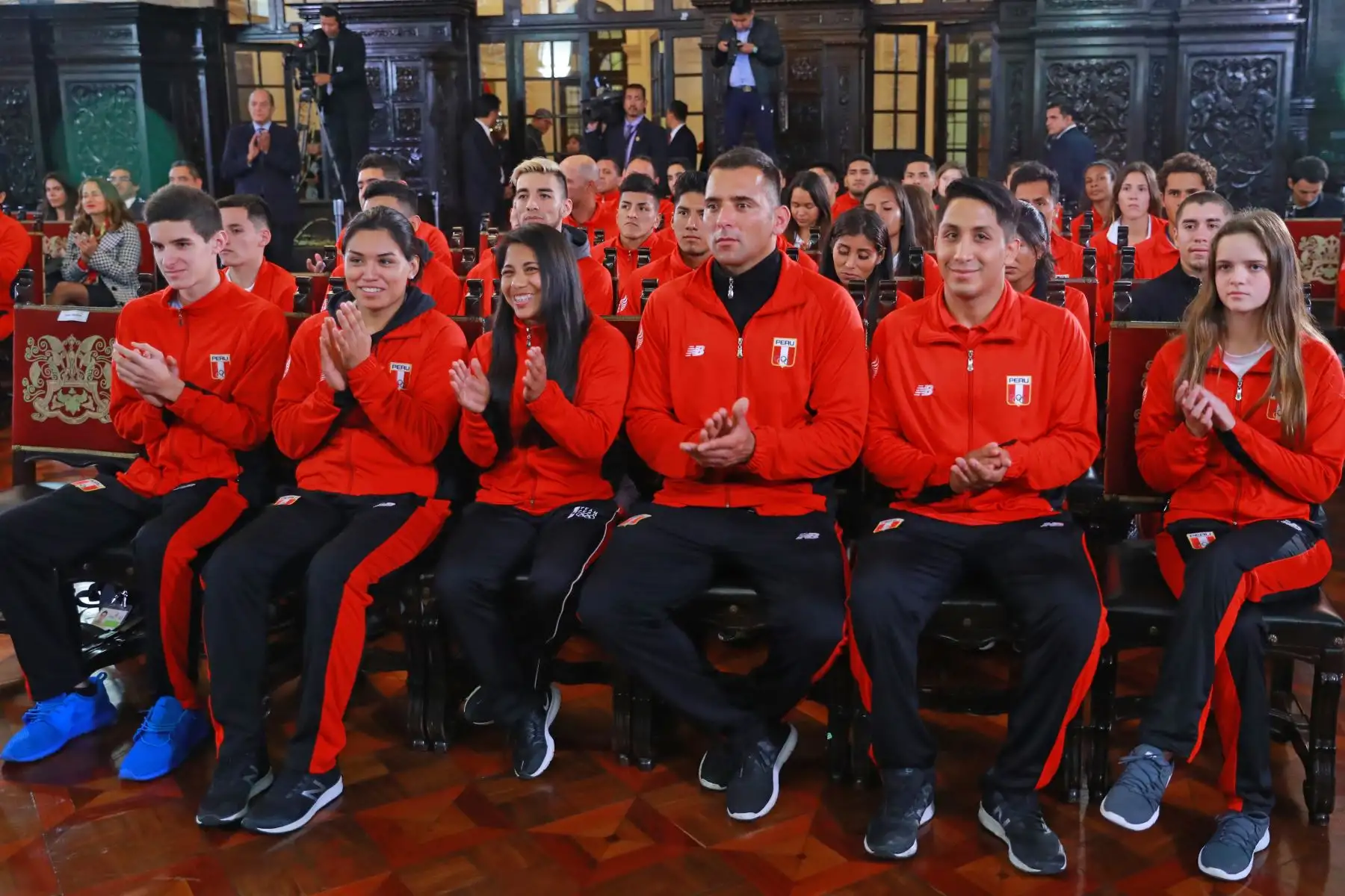 Jefe de Estado Martín Vizcarra, preside ceremonia de reconocimiento a los medallistas de los XI Juegos Suramericanos Cocha 2018 en Palacio de Gobierno. Foto: ANDINA/Prensa Presidencia