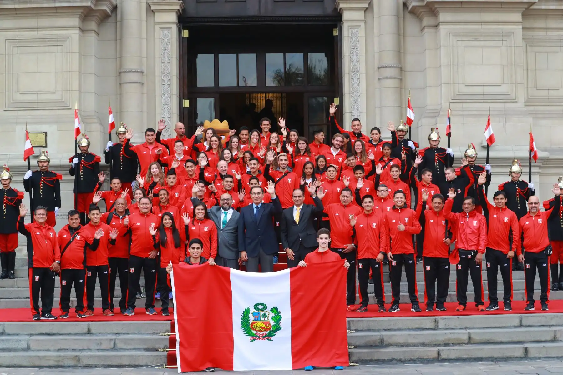 Jefe de Estado Martín Vizcarra, preside ceremonia de reconocimiento a los medallistas de los XI Juegos Suramericanos Cocha 2018 en Palacio de Gobierno. Foto: ANDINA/Prensa Presidencia
