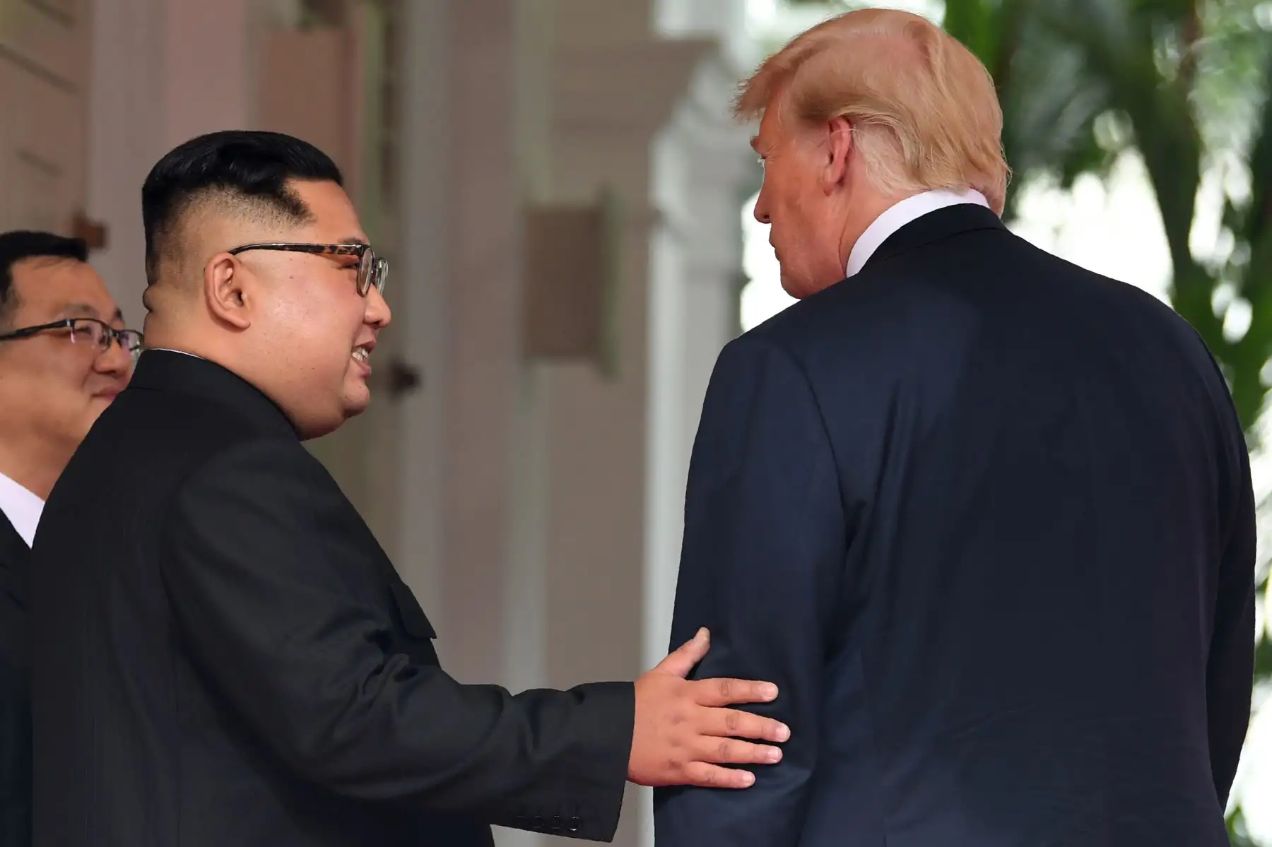 Los líderes de Estados Unidos y Corea del Norte, Donald Trump y Kim Jong-un hacen historia en el hotel Capella de la isla de Sentosa en Singapur.Foto: AFP
