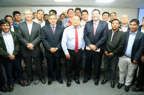 Se firmaron los convenios con las autoridades del Gobierno Regional de Piura y Moquegua, además de 21 municipios.