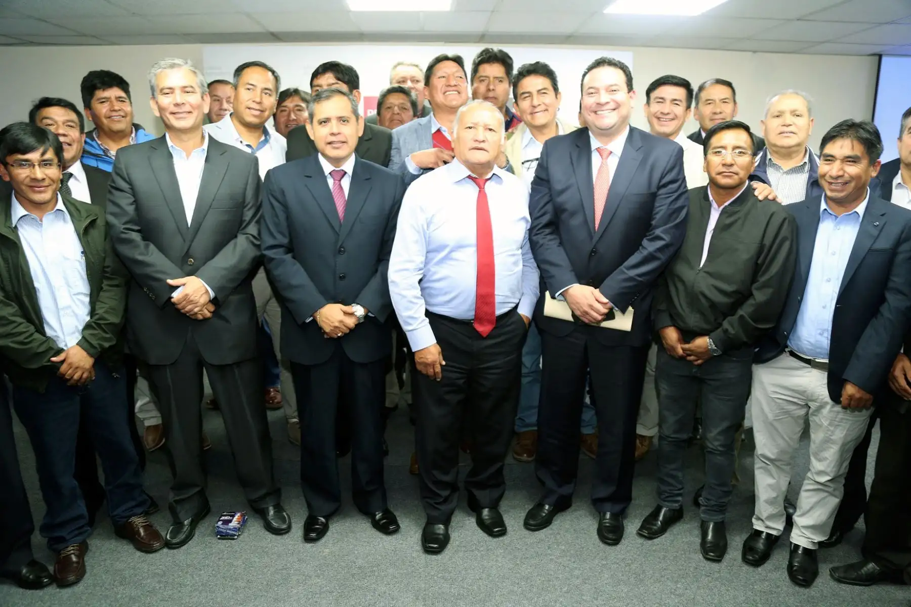 Se firmaron los convenios con las autoridades del Gobierno Regional de Piura y Moquegua, además de 21 municipios.